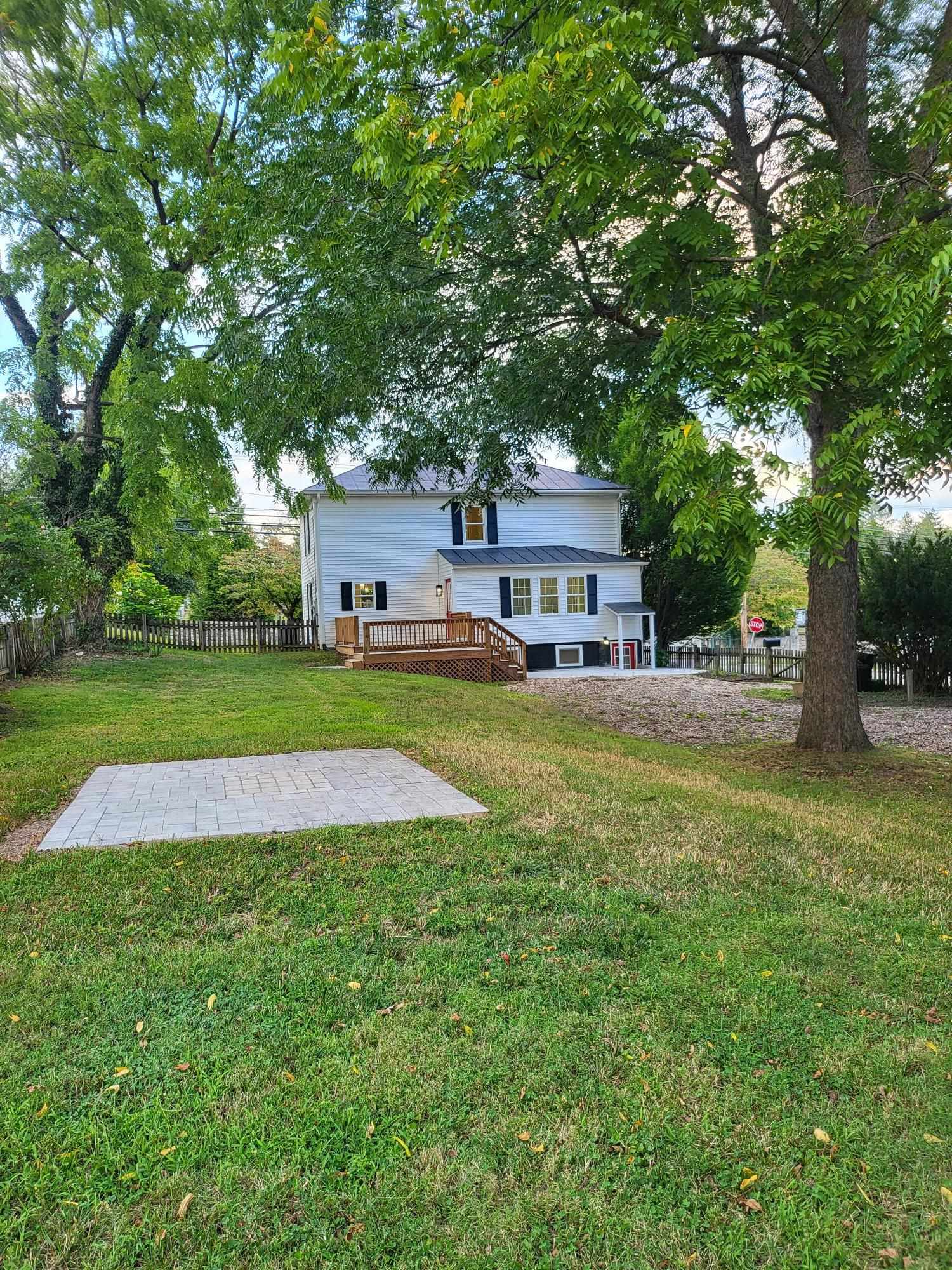 1202 W BEVERLEY ST, STAUNTON, Virginia 24401, 3 Bedrooms Bedrooms, ,2 BathroomsBathrooms,Residential,1202 W BEVERLEY ST,681830 MLS # 681830 1202 W BEVERLEY ST, STAUNTON, Virginia 24401, 3 Bedrooms Bedrooms, ,2 BathroomsBathrooms,Residential,1202 W BEVERLEY ST,681830 MLS # 681830