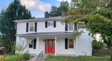 1202 W BEVERLEY ST, STAUNTON, Virginia 24401, 3 Bedrooms Bedrooms, ,2 BathroomsBathrooms,Residential,1202 W BEVERLEY ST,681830 MLS # 681830