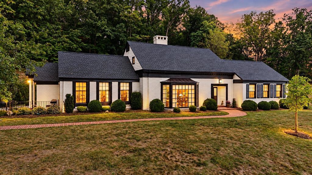 1431 DOGWOOD RD, STAUNTON, Virginia 24401, 3 Bedrooms Bedrooms, ,2 BathroomsBathrooms,Residential,1431 DOGWOOD RD,681834 MLS # 681834 1431 DOGWOOD RD, STAUNTON, Virginia 24401, 3 Bedrooms Bedrooms, ,2 BathroomsBathrooms,Residential,1431 DOGWOOD RD,681834 MLS # 681834