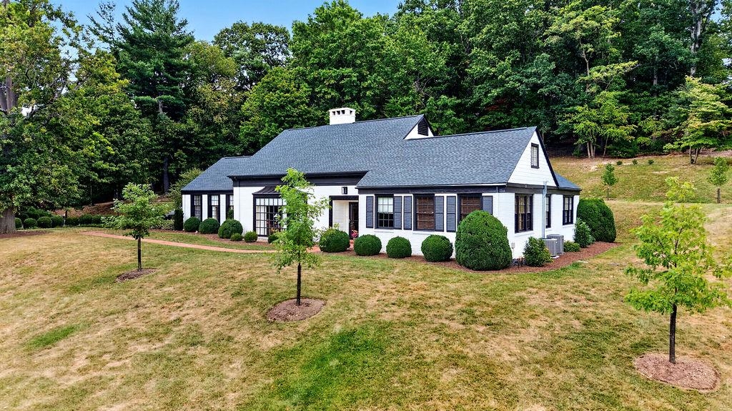 1431 DOGWOOD RD, STAUNTON, Virginia 24401, 3 Bedrooms Bedrooms, ,2 BathroomsBathrooms,Residential,1431 DOGWOOD RD,681834 MLS # 681834 1431 DOGWOOD RD, STAUNTON, Virginia 24401, 3 Bedrooms Bedrooms, ,2 BathroomsBathrooms,Residential,1431 DOGWOOD RD,681834 MLS # 681834