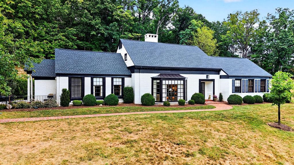 1431 DOGWOOD RD, STAUNTON, Virginia 24401, 3 Bedrooms Bedrooms, ,2 BathroomsBathrooms,Residential,1431 DOGWOOD RD,681834 MLS # 681834 1431 DOGWOOD RD, STAUNTON, Virginia 24401, 3 Bedrooms Bedrooms, ,2 BathroomsBathrooms,Residential,1431 DOGWOOD RD,681834 MLS # 681834