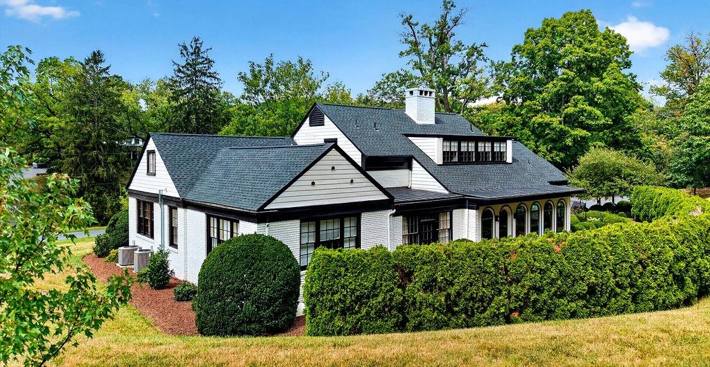 1431 DOGWOOD RD, STAUNTON, Virginia 24401, 3 Bedrooms Bedrooms, ,2 BathroomsBathrooms,Residential,1431 DOGWOOD RD,681834 MLS # 681834 1431 DOGWOOD RD, STAUNTON, Virginia 24401, 3 Bedrooms Bedrooms, ,2 BathroomsBathrooms,Residential,1431 DOGWOOD RD,681834 MLS # 681834