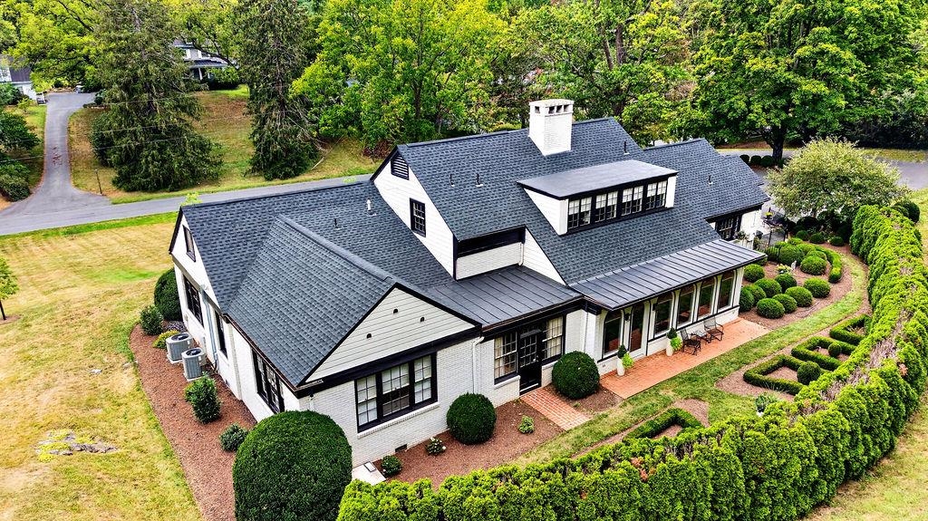 1431 DOGWOOD RD, STAUNTON, Virginia 24401, 3 Bedrooms Bedrooms, ,2 BathroomsBathrooms,Residential,1431 DOGWOOD RD,681834 MLS # 681834 1431 DOGWOOD RD, STAUNTON, Virginia 24401, 3 Bedrooms Bedrooms, ,2 BathroomsBathrooms,Residential,1431 DOGWOOD RD,681834 MLS # 681834