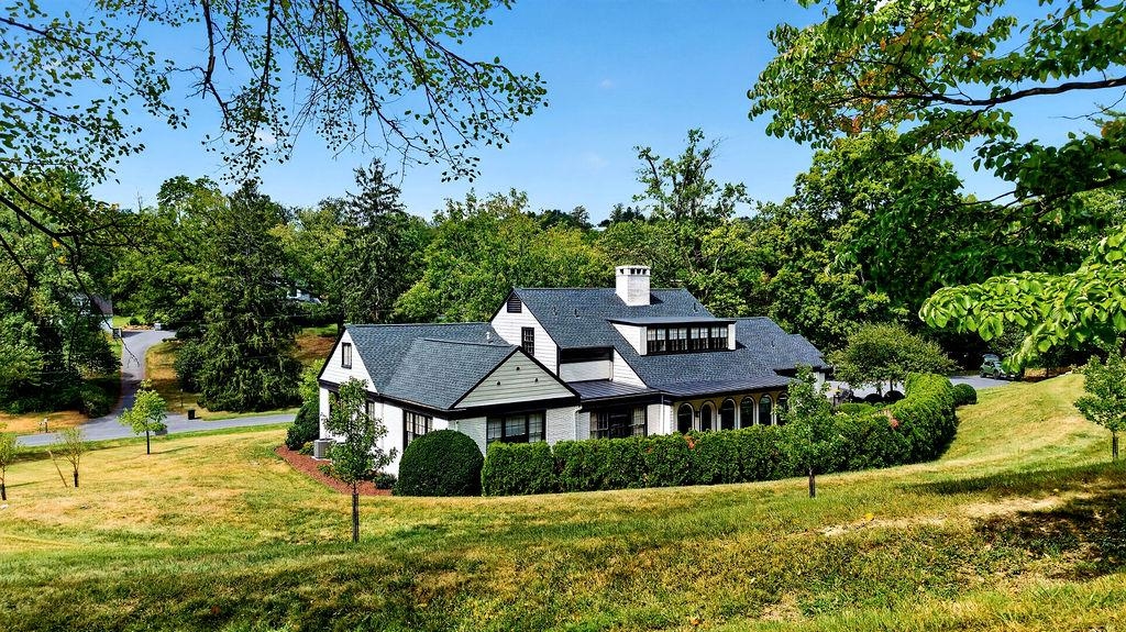 1431 DOGWOOD RD, STAUNTON, Virginia 24401, 3 Bedrooms Bedrooms, ,2 BathroomsBathrooms,Residential,1431 DOGWOOD RD,681834 MLS # 681834 1431 DOGWOOD RD, STAUNTON, Virginia 24401, 3 Bedrooms Bedrooms, ,2 BathroomsBathrooms,Residential,1431 DOGWOOD RD,681834 MLS # 681834