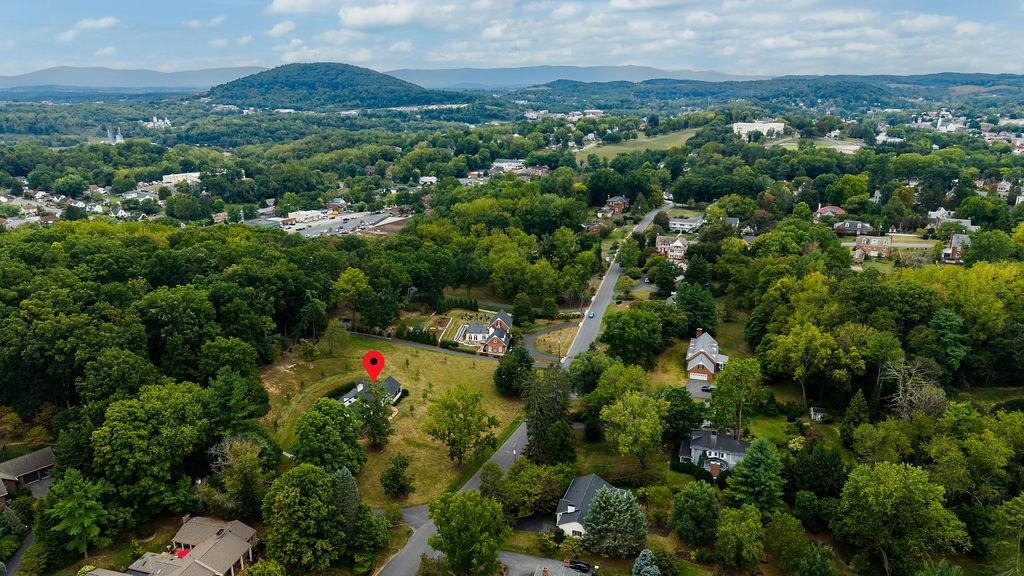 1431 DOGWOOD RD, STAUNTON, Virginia 24401, 3 Bedrooms Bedrooms, ,2 BathroomsBathrooms,Residential,1431 DOGWOOD RD,681834 MLS # 681834 1431 DOGWOOD RD, STAUNTON, Virginia 24401, 3 Bedrooms Bedrooms, ,2 BathroomsBathrooms,Residential,1431 DOGWOOD RD,681834 MLS # 681834