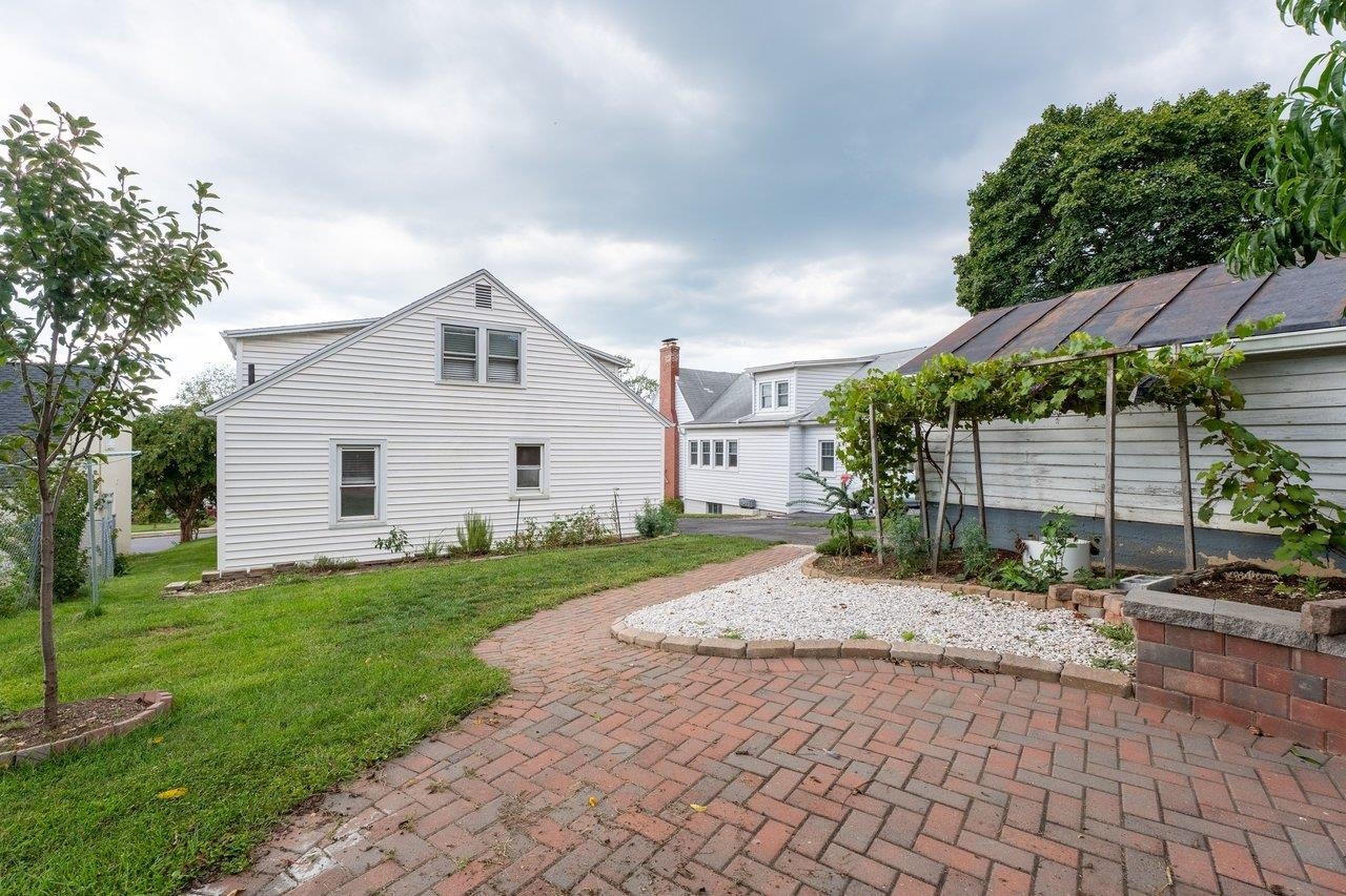52 N WILLOW ST, HARRISONBURG, Virginia 22802, 3 Bedrooms Bedrooms, ,2 BathroomsBathrooms,Residential,52 N WILLOW ST,681840 MLS # 681840 52 N WILLOW ST, HARRISONBURG, Virginia 22802, 3 Bedrooms Bedrooms, ,2 BathroomsBathrooms,Residential,52 N WILLOW ST,681840 MLS # 681840