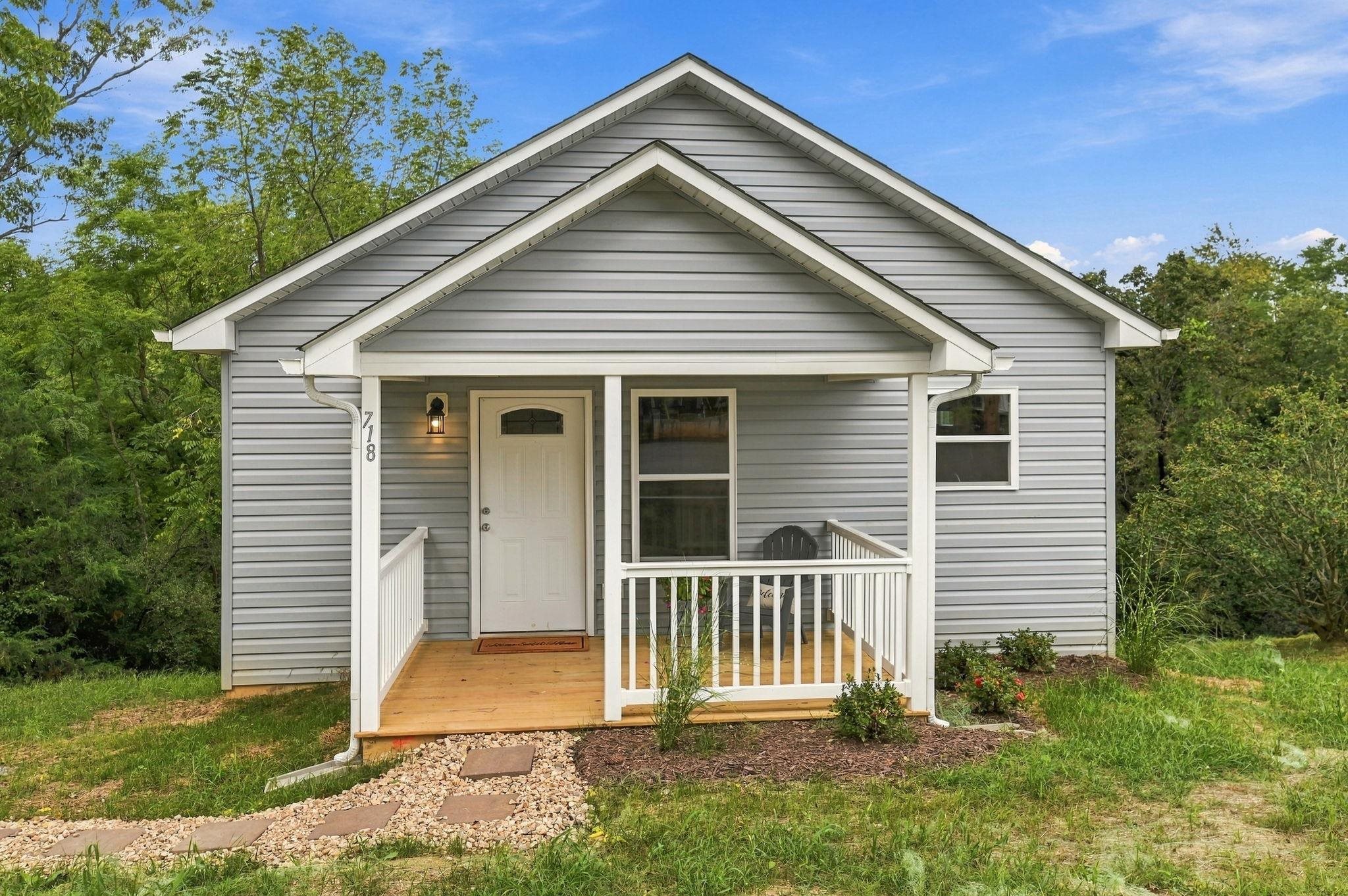 718 MINEOLA ST, STAUNTON, Virginia 24401, 3 Bedrooms Bedrooms, ,2 BathroomsBathrooms,Residential,718 MINEOLA ST,681845 MLS # 681845 718 MINEOLA ST, STAUNTON, Virginia 24401, 3 Bedrooms Bedrooms, ,2 BathroomsBathrooms,Residential,718 MINEOLA ST,681845 MLS # 681845