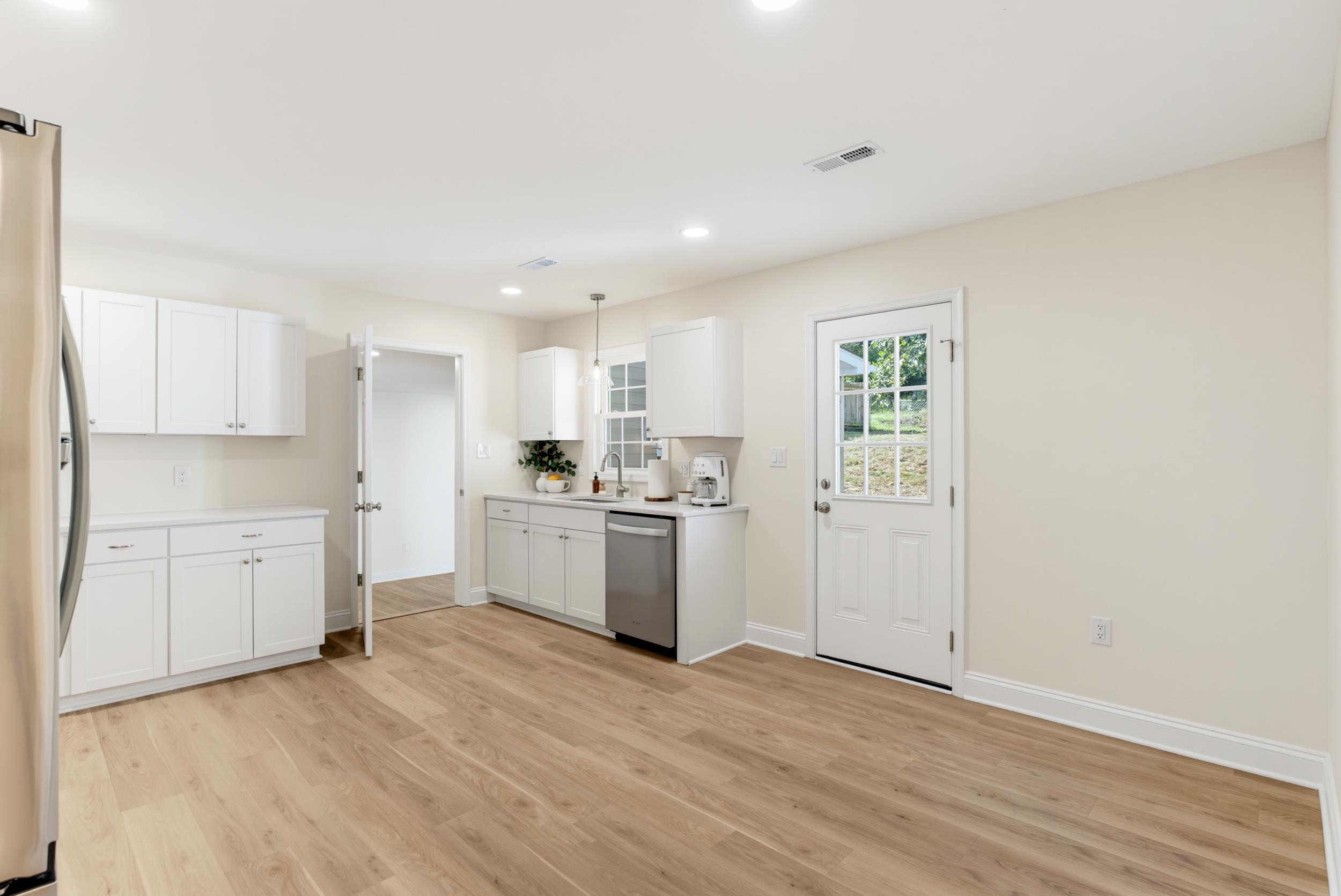 661 GLORIA PL, STAUNTON, Virginia 24401, 4 Bedrooms Bedrooms, ,2 BathroomsBathrooms,Residential,661 GLORIA PL,681848 MLS # 681848