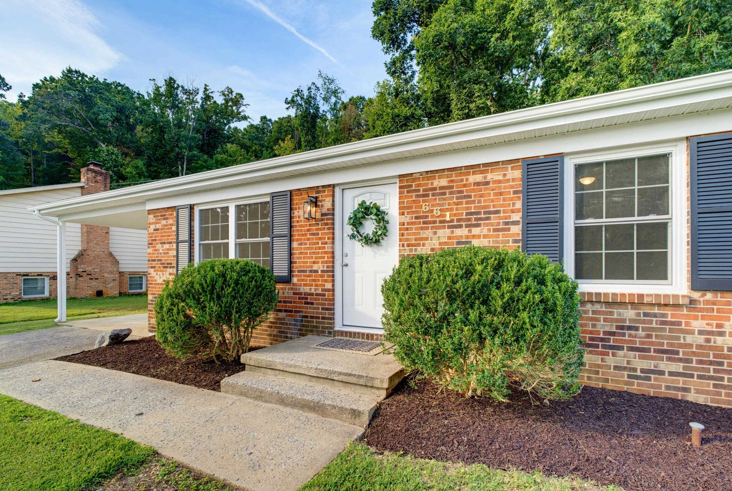 661 GLORIA PL, STAUNTON, Virginia 24401, 4 Bedrooms Bedrooms, ,2 BathroomsBathrooms,Residential,661 GLORIA PL,681848 MLS # 681848
