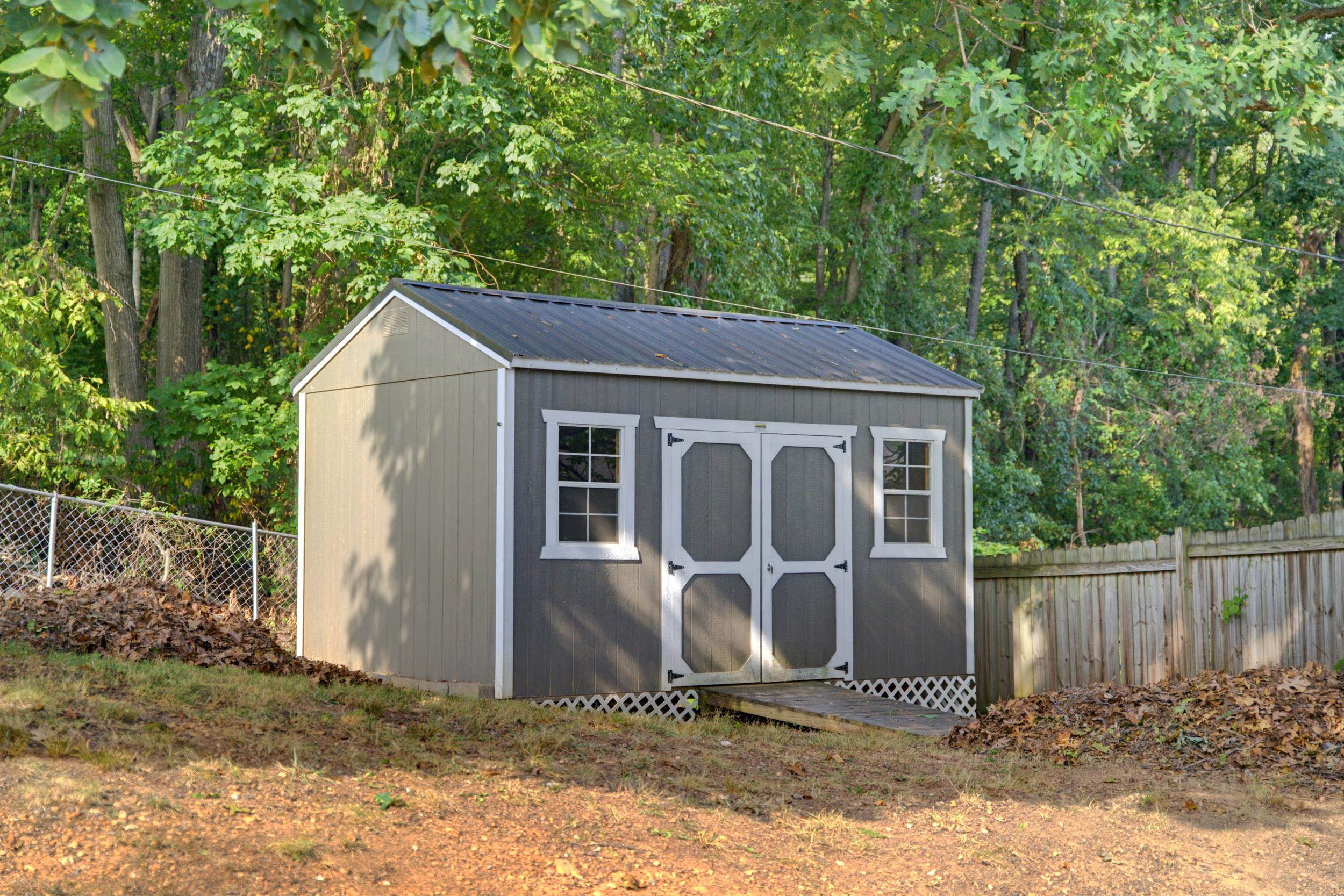 661 GLORIA PL, STAUNTON, Virginia 24401, 4 Bedrooms Bedrooms, ,2 BathroomsBathrooms,Residential,661 GLORIA PL,681848 MLS # 681848