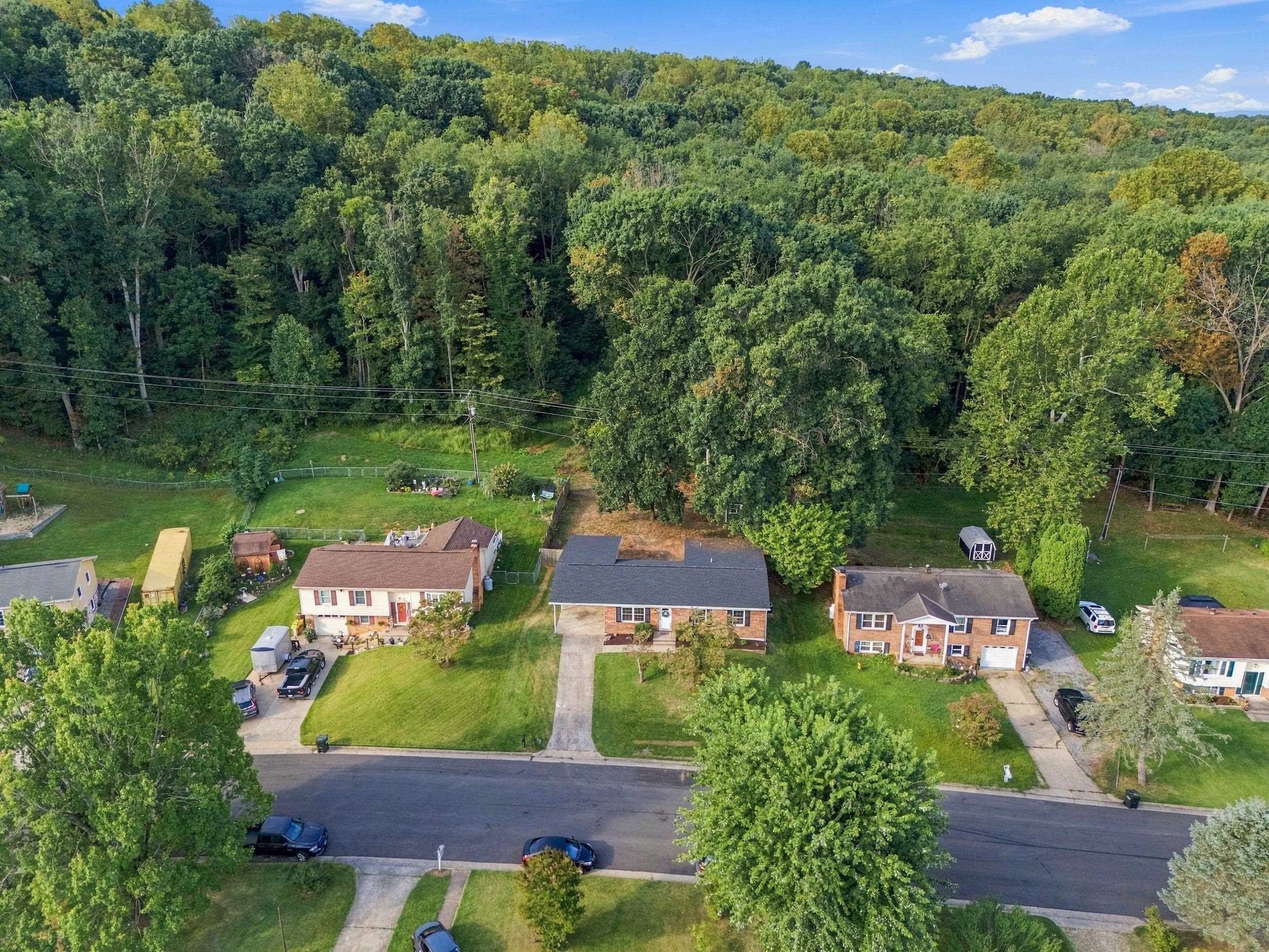 661 GLORIA PL, STAUNTON, Virginia 24401, 4 Bedrooms Bedrooms, ,2 BathroomsBathrooms,Residential,661 GLORIA PL,681848 MLS # 681848
