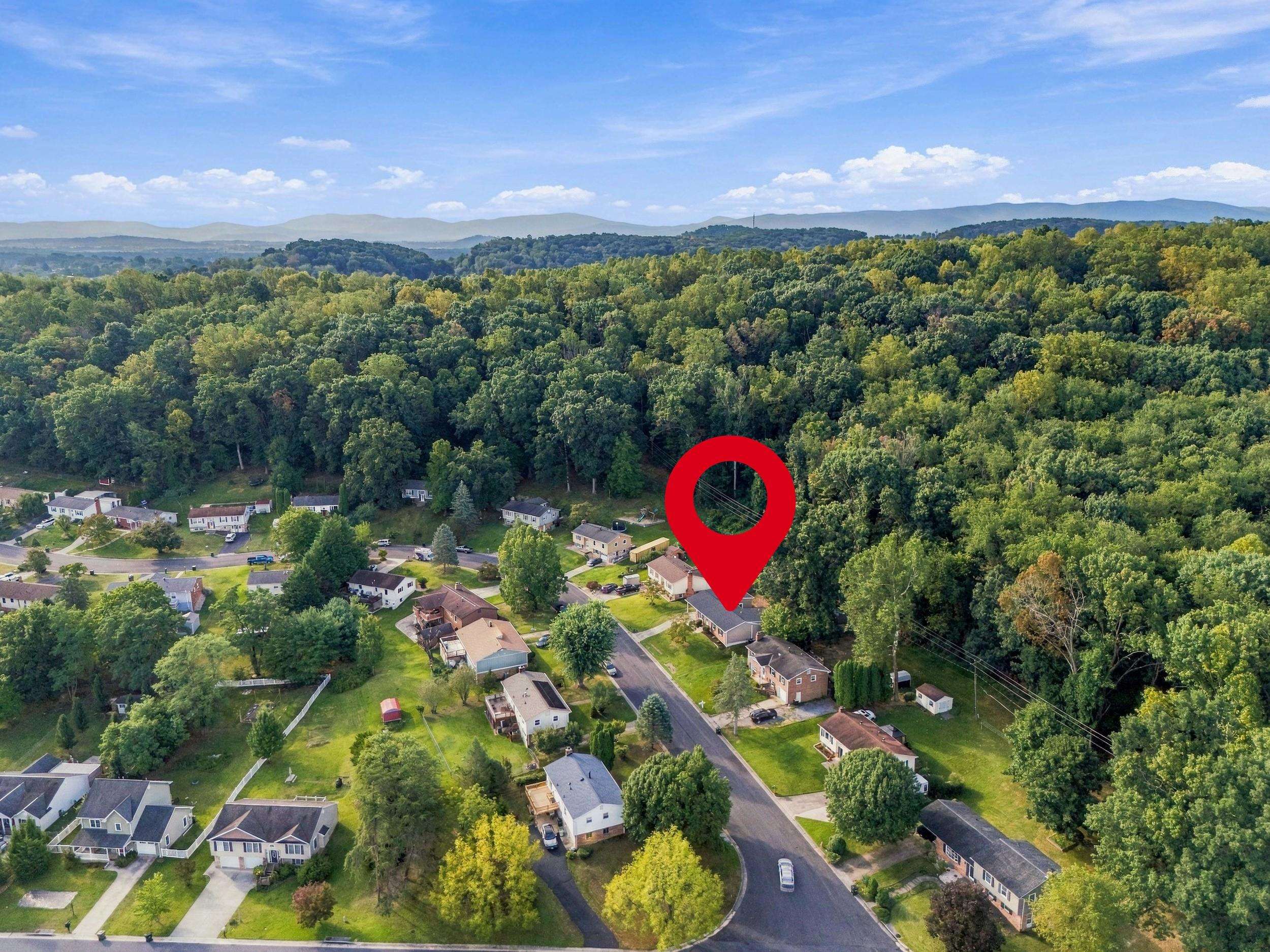 661 GLORIA PL, STAUNTON, Virginia 24401, 4 Bedrooms Bedrooms, ,2 BathroomsBathrooms,Residential,661 GLORIA PL,681848 MLS # 681848