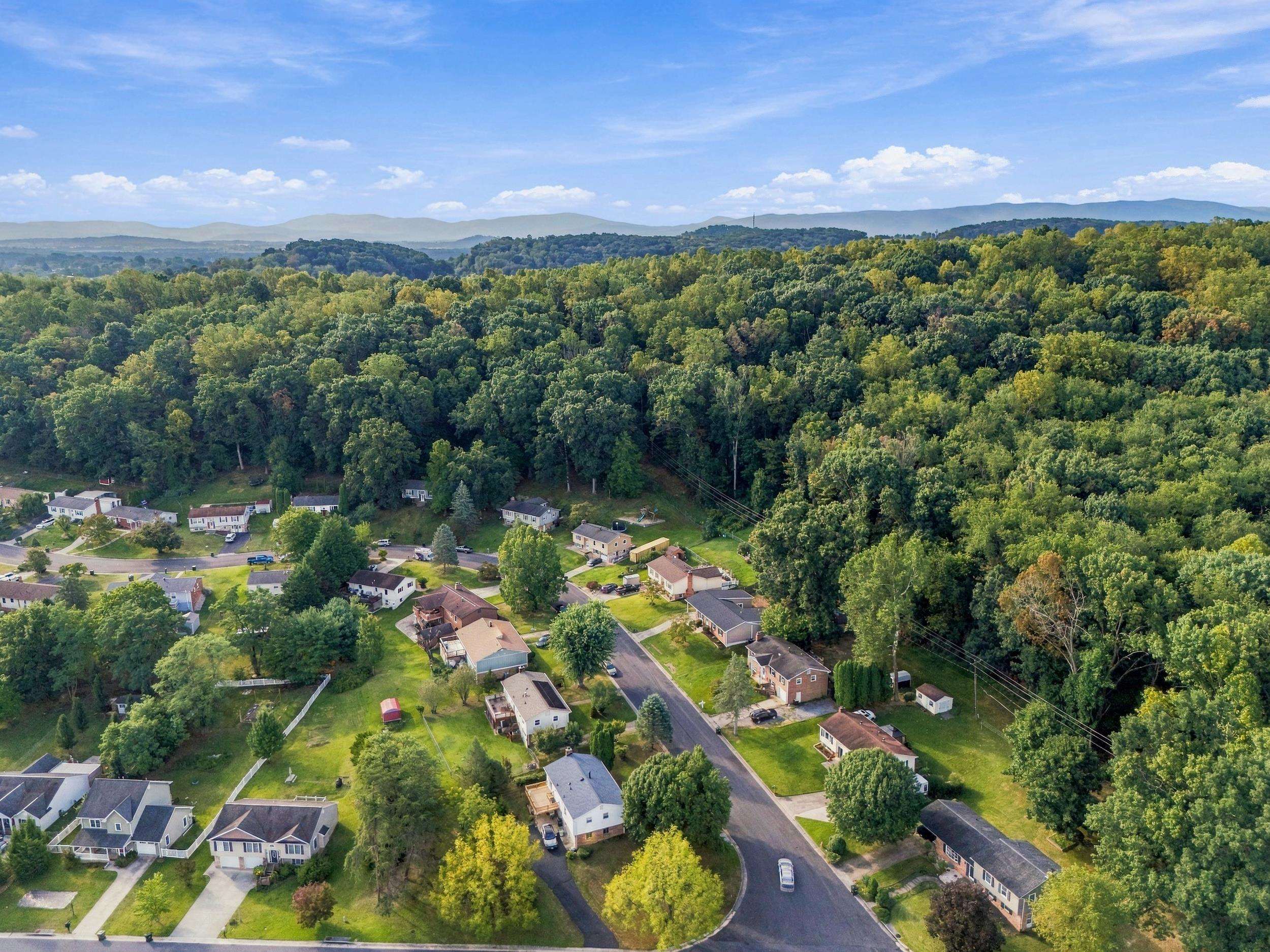 661 GLORIA PL, STAUNTON, Virginia 24401, 4 Bedrooms Bedrooms, ,2 BathroomsBathrooms,Residential,661 GLORIA PL,681848 MLS # 681848