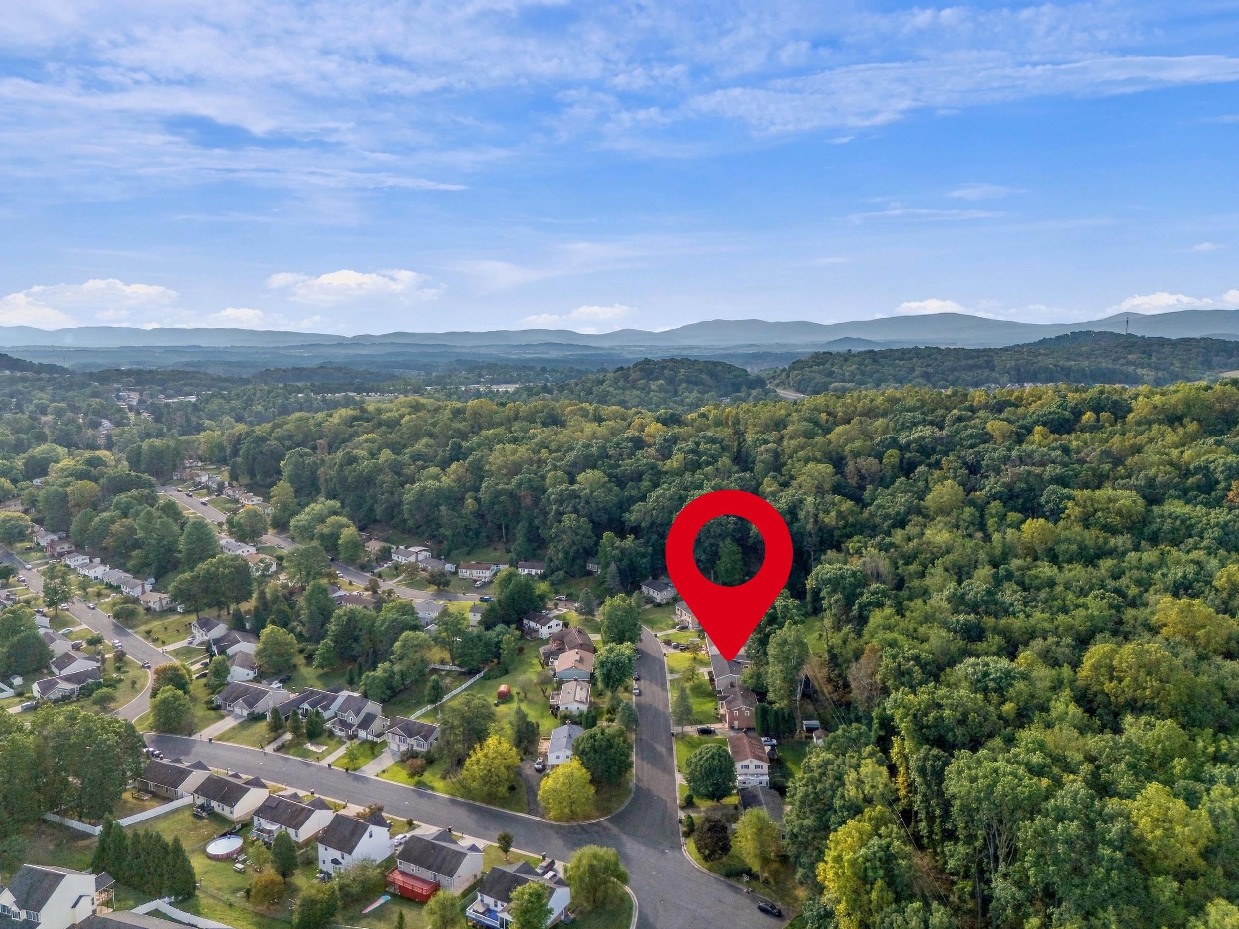 661 GLORIA PL, STAUNTON, Virginia 24401, 4 Bedrooms Bedrooms, ,2 BathroomsBathrooms,Residential,661 GLORIA PL,681848 MLS # 681848