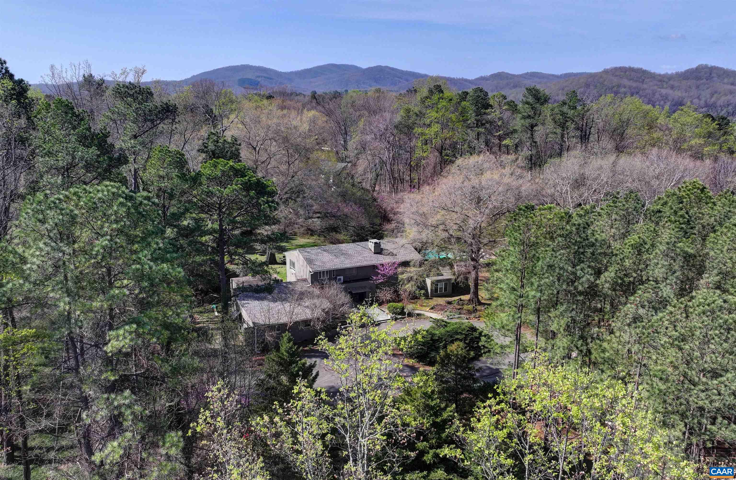 23 OLD FARM RD, CHARLOTTESVILLE, Virginia 22903, 5 Bedrooms Bedrooms, ,4 BathroomsBathrooms,Residential,23 OLD FARM RD,681853 MLS # 681853