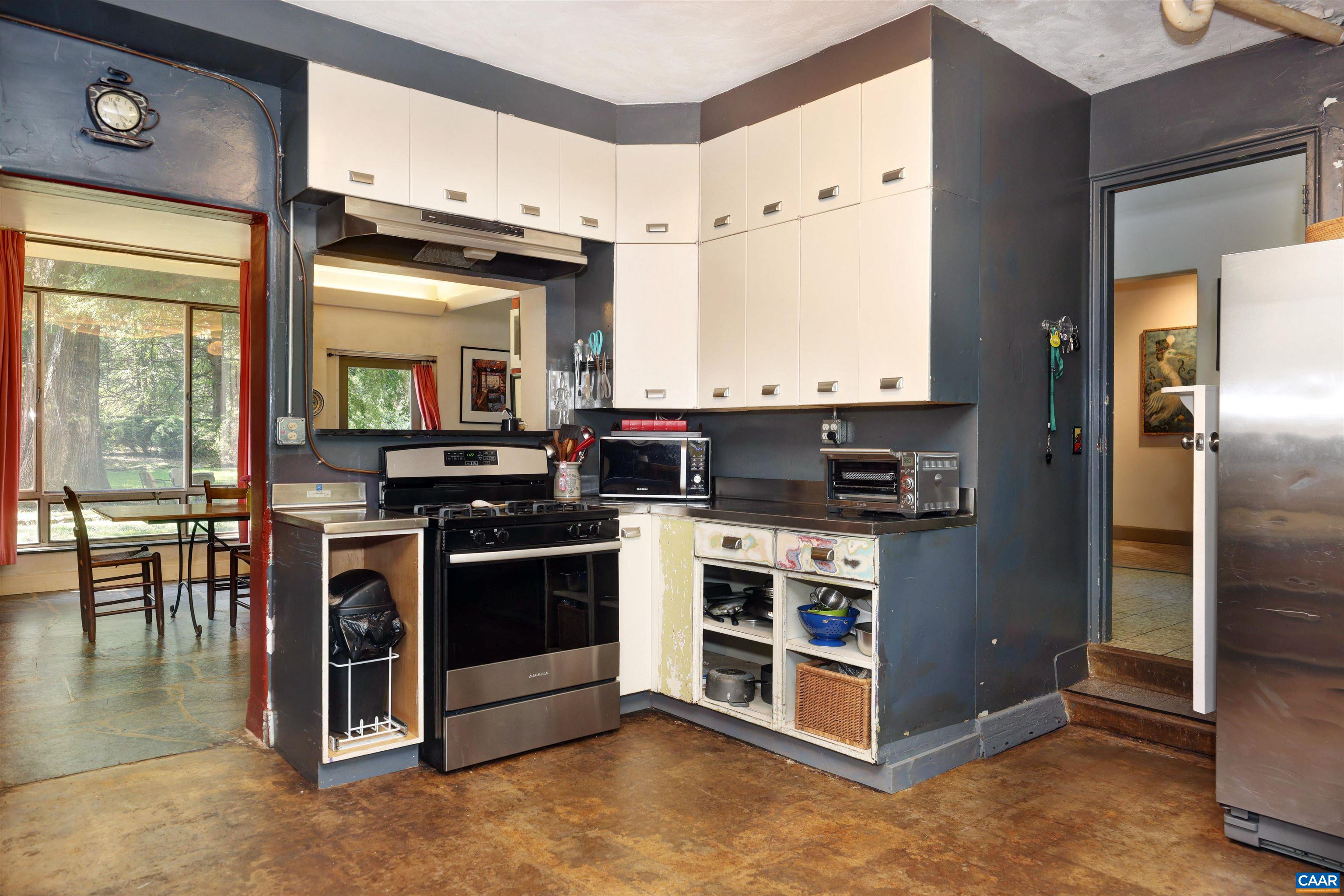 23 OLD FARM RD, CHARLOTTESVILLE, Virginia 22903, 5 Bedrooms Bedrooms, ,4 BathroomsBathrooms,Residential,23 OLD FARM RD,681853 MLS # 681853