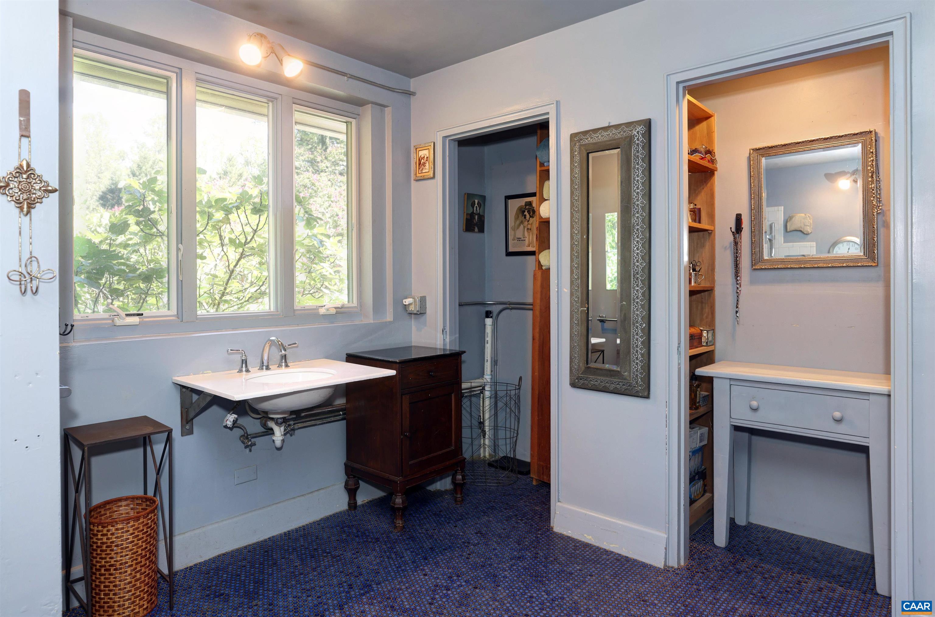 23 OLD FARM RD, CHARLOTTESVILLE, Virginia 22903, 5 Bedrooms Bedrooms, ,4 BathroomsBathrooms,Residential,23 OLD FARM RD,681853 MLS # 681853