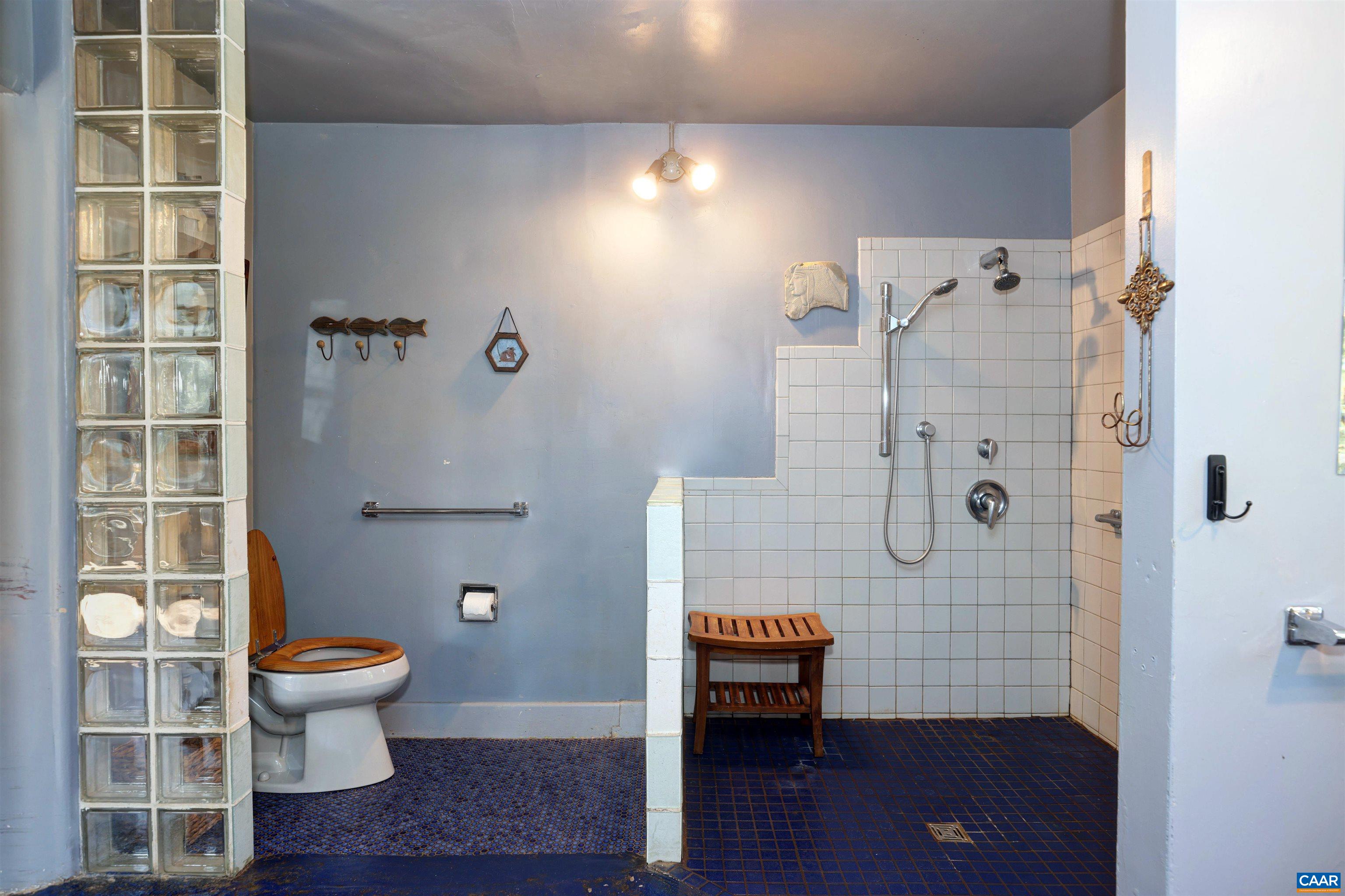 23 OLD FARM RD, CHARLOTTESVILLE, Virginia 22903, 5 Bedrooms Bedrooms, ,4 BathroomsBathrooms,Residential,23 OLD FARM RD,681853 MLS # 681853