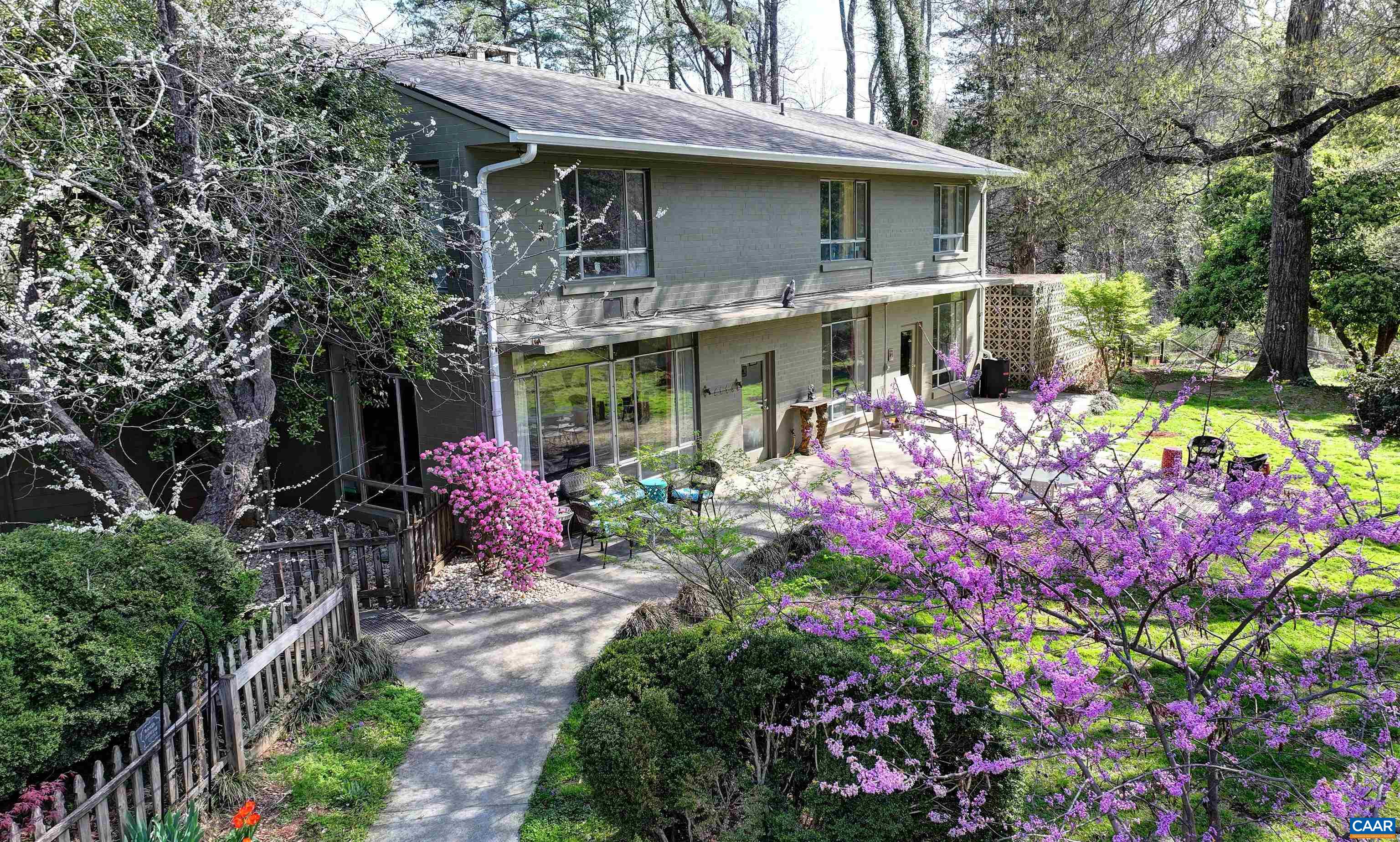23 OLD FARM RD, CHARLOTTESVILLE, Virginia 22903, 5 Bedrooms Bedrooms, ,4 BathroomsBathrooms,Residential,23 OLD FARM RD,681853 MLS # 681853