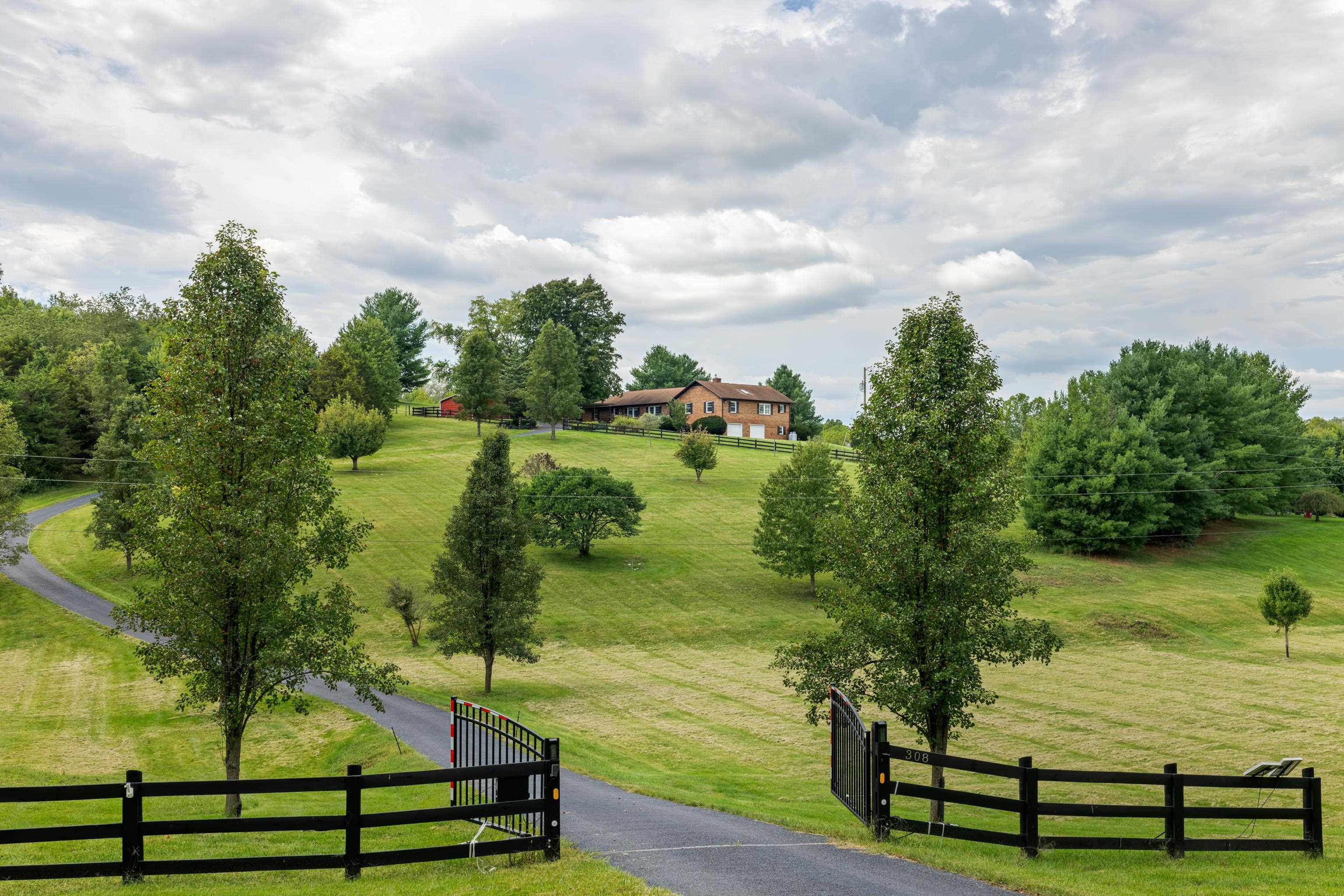 308 STONEWALL RD, WEYERS CAVE, Virginia 24486, 5 Bedrooms Bedrooms, ,5 BathroomsBathrooms,Residential,308 STONEWALL RD,681857 MLS # 681857 308 STONEWALL RD, WEYERS CAVE, Virginia 24486, 5 Bedrooms Bedrooms, ,5 BathroomsBathrooms,Residential,308 STONEWALL RD,681857 MLS # 681857