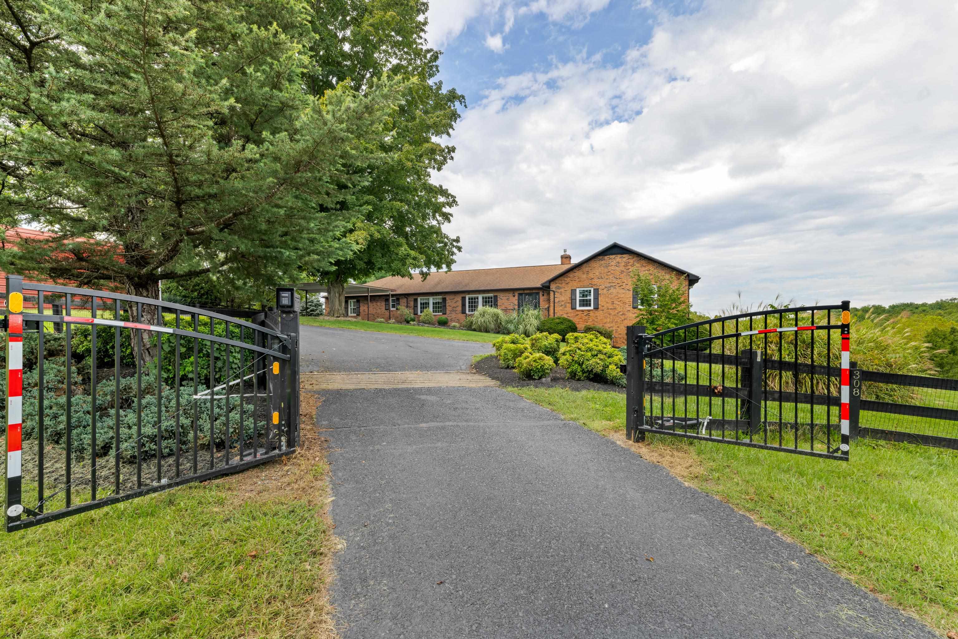 308 STONEWALL RD, WEYERS CAVE, Virginia 24486, 5 Bedrooms Bedrooms, ,5 BathroomsBathrooms,Residential,308 STONEWALL RD,681857 MLS # 681857 308 STONEWALL RD, WEYERS CAVE, Virginia 24486, 5 Bedrooms Bedrooms, ,5 BathroomsBathrooms,Residential,308 STONEWALL RD,681857 MLS # 681857