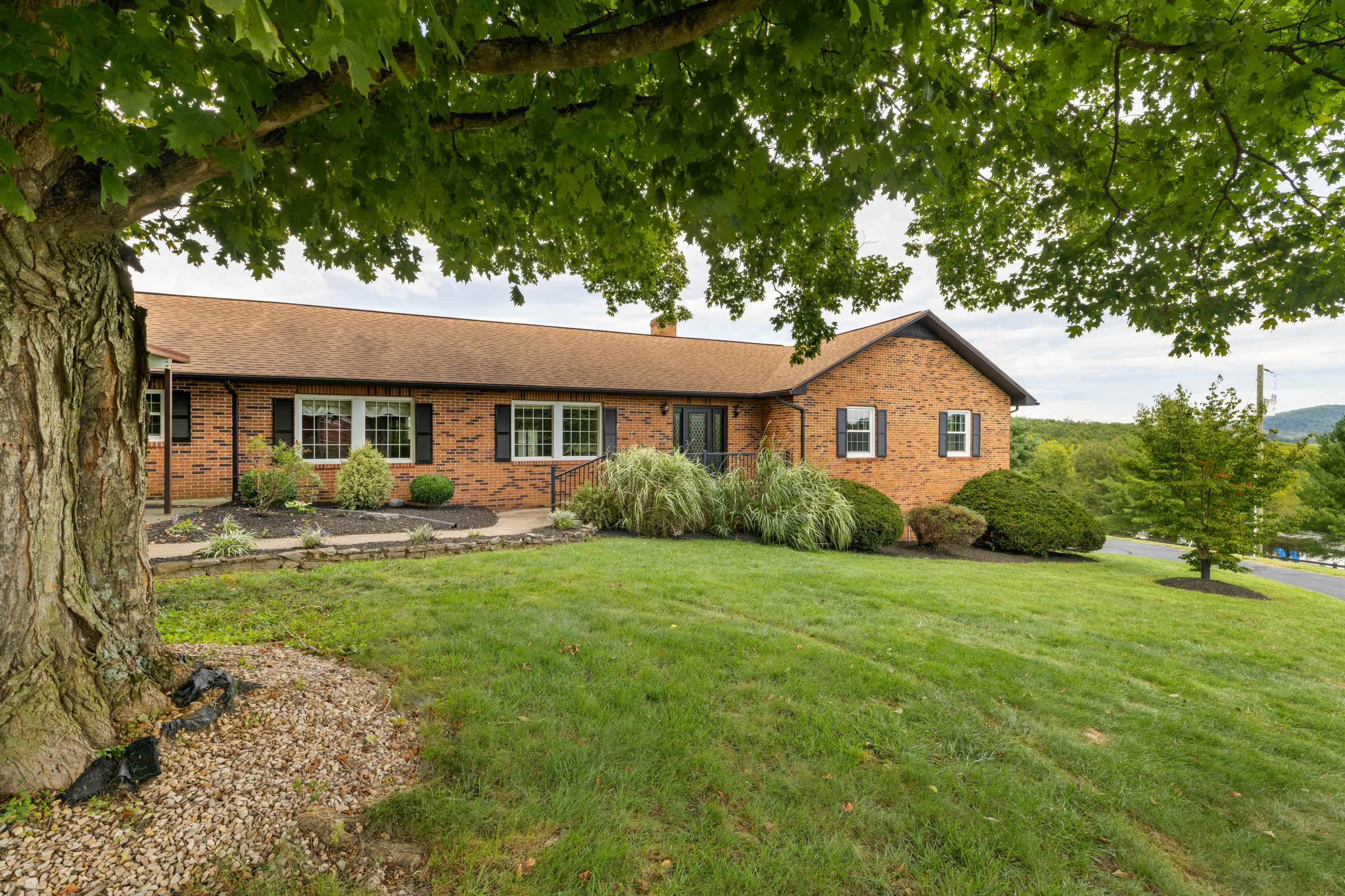 308 STONEWALL RD, WEYERS CAVE, Virginia 24486, 5 Bedrooms Bedrooms, ,5 BathroomsBathrooms,Residential,308 STONEWALL RD,681857 MLS # 681857 308 STONEWALL RD, WEYERS CAVE, Virginia 24486, 5 Bedrooms Bedrooms, ,5 BathroomsBathrooms,Residential,308 STONEWALL RD,681857 MLS # 681857