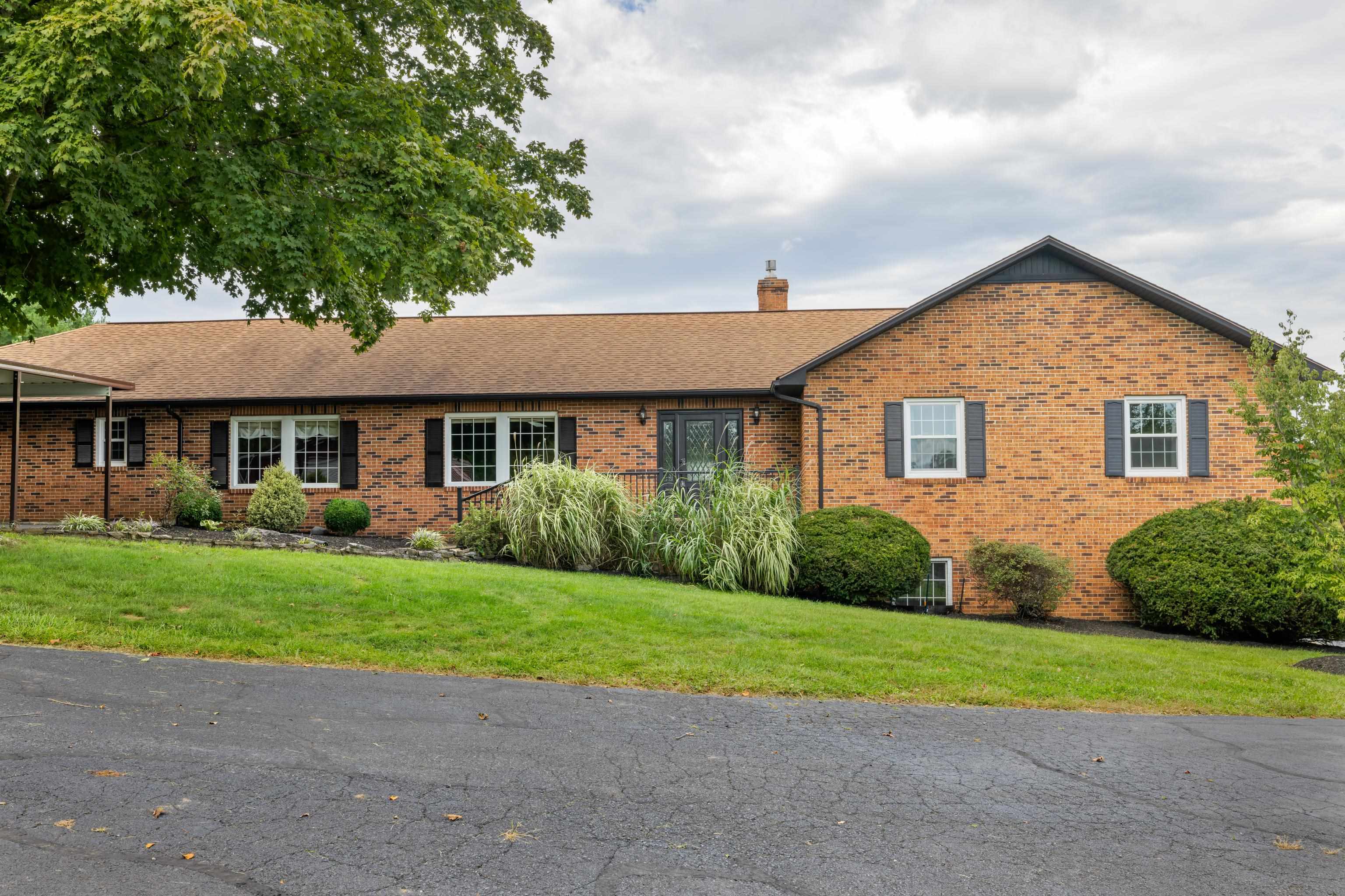 308 STONEWALL RD, WEYERS CAVE, Virginia 24486, 5 Bedrooms Bedrooms, ,5 BathroomsBathrooms,Residential,308 STONEWALL RD,681857 MLS # 681857 308 STONEWALL RD, WEYERS CAVE, Virginia 24486, 5 Bedrooms Bedrooms, ,5 BathroomsBathrooms,Residential,308 STONEWALL RD,681857 MLS # 681857