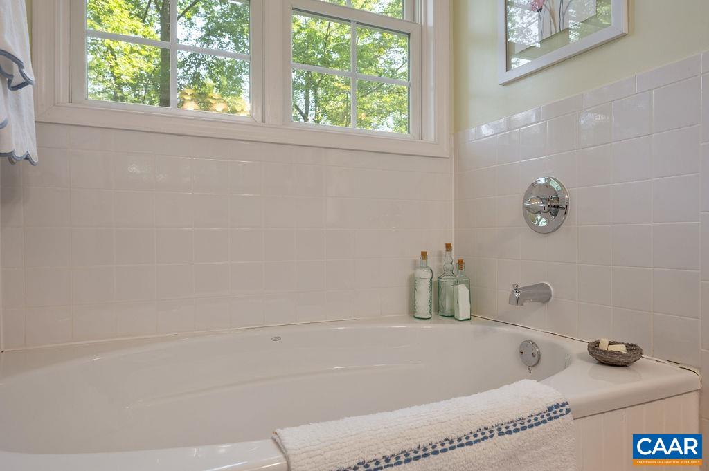 180 LYNX FARM LN, CHARLOTTESVILLE, Virginia 22903, 2 Bedrooms Bedrooms, ,2 BathroomsBathrooms,Residential,180 LYNX FARM LN,681858 MLS # 681858 180 LYNX FARM LN, CHARLOTTESVILLE, Virginia 22903, 2 Bedrooms Bedrooms, ,2 BathroomsBathrooms,Residential,180 LYNX FARM LN,681858 MLS # 681858