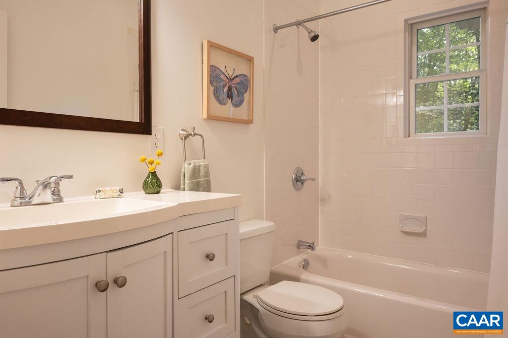 180 LYNX FARM LN, CHARLOTTESVILLE, Virginia 22903, 2 Bedrooms Bedrooms, ,2 BathroomsBathrooms,Residential,180 LYNX FARM LN,681858 MLS # 681858 180 LYNX FARM LN, CHARLOTTESVILLE, Virginia 22903, 2 Bedrooms Bedrooms, ,2 BathroomsBathrooms,Residential,180 LYNX FARM LN,681858 MLS # 681858