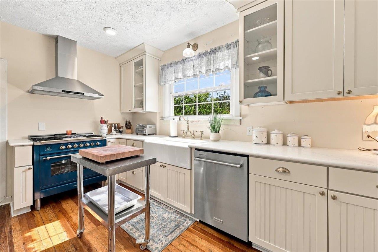 504 WALNUT AVE, WAYNESBORO, Virginia 22980, 3 Bedrooms Bedrooms, ,2 BathroomsBathrooms,Residential,504 WALNUT AVE,681861 MLS # 681861 504 WALNUT AVE, WAYNESBORO, Virginia 22980, 3 Bedrooms Bedrooms, ,2 BathroomsBathrooms,Residential,504 WALNUT AVE,681861 MLS # 681861