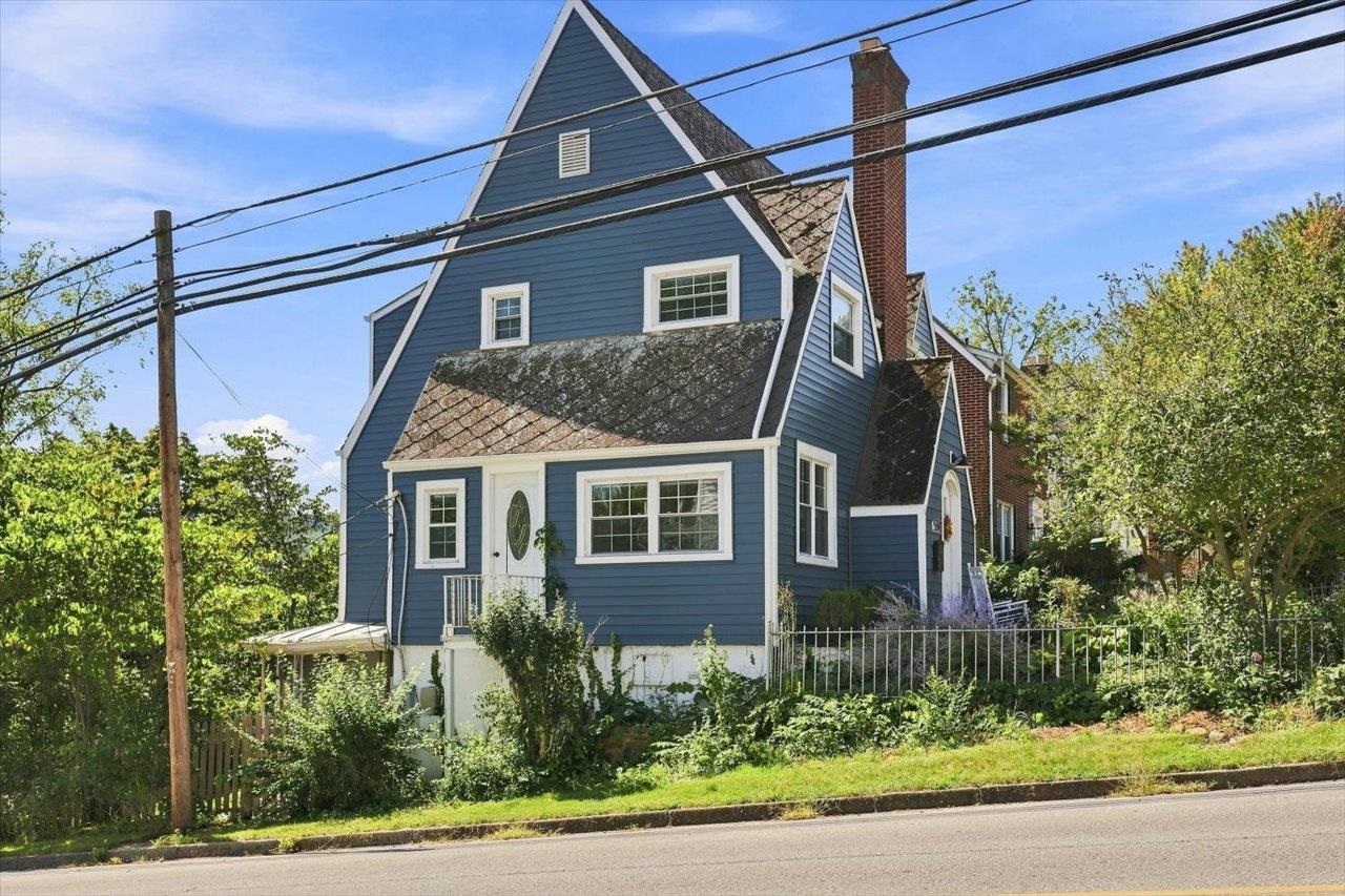 504 WALNUT AVE, WAYNESBORO, Virginia 22980, 3 Bedrooms Bedrooms, ,2 BathroomsBathrooms,Residential,504 WALNUT AVE,681861 MLS # 681861 504 WALNUT AVE, WAYNESBORO, Virginia 22980, 3 Bedrooms Bedrooms, ,2 BathroomsBathrooms,Residential,504 WALNUT AVE,681861 MLS # 681861