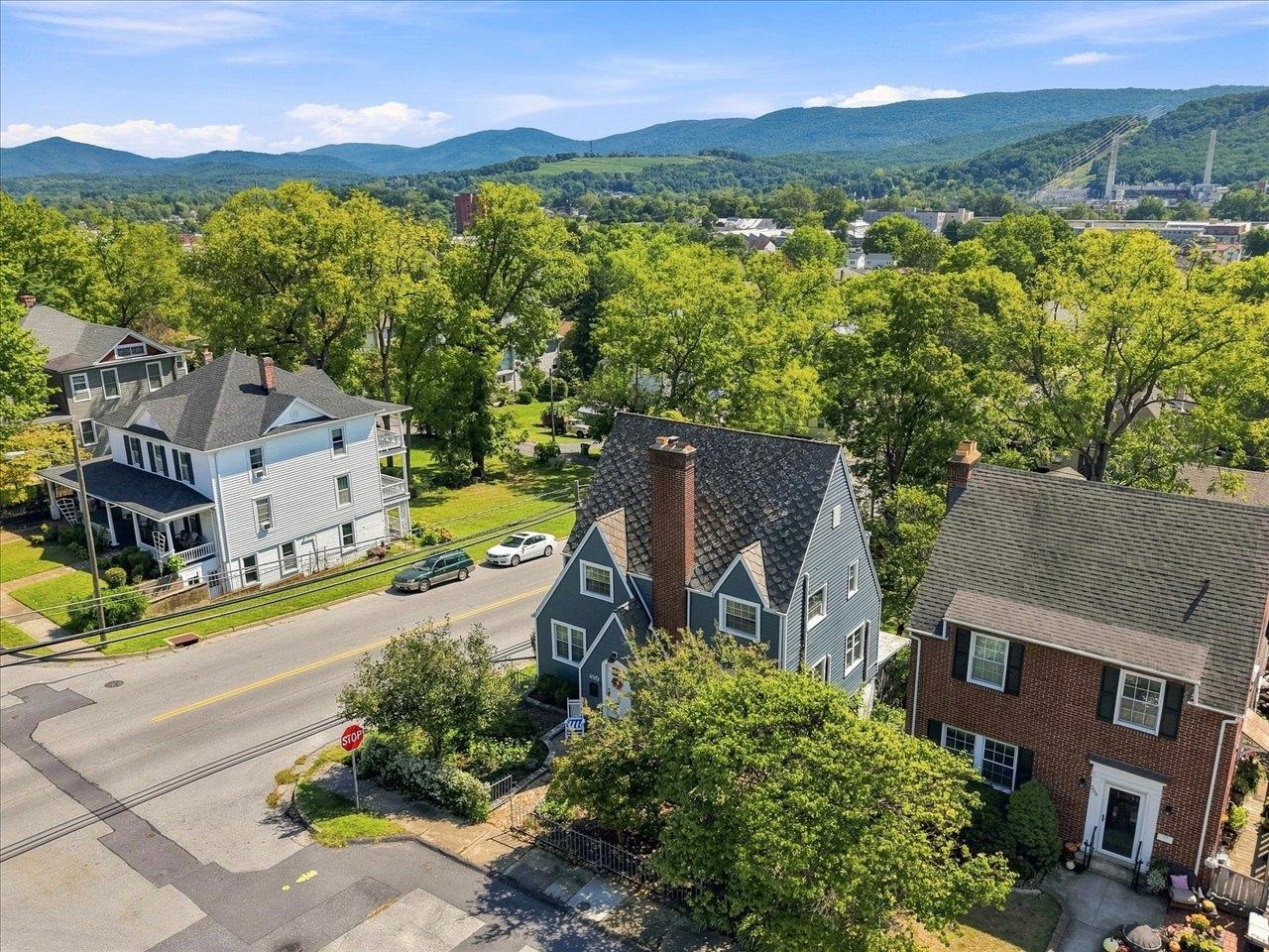 504 WALNUT AVE, WAYNESBORO, Virginia 22980, 3 Bedrooms Bedrooms, ,2 BathroomsBathrooms,Residential,504 WALNUT AVE,681861 MLS # 681861 504 WALNUT AVE, WAYNESBORO, Virginia 22980, 3 Bedrooms Bedrooms, ,2 BathroomsBathrooms,Residential,504 WALNUT AVE,681861 MLS # 681861