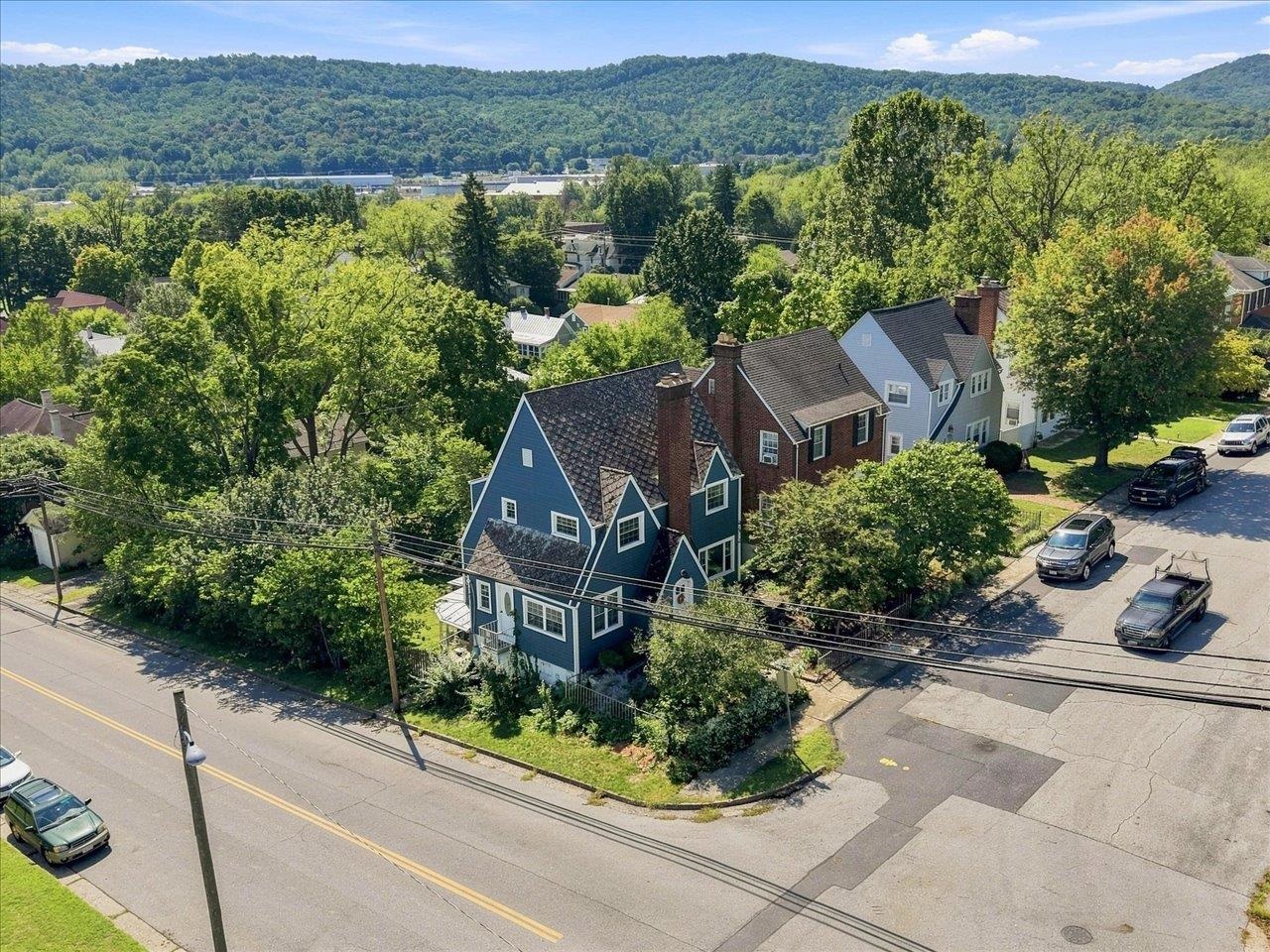 504 WALNUT AVE, WAYNESBORO, Virginia 22980, 3 Bedrooms Bedrooms, ,2 BathroomsBathrooms,Residential,504 WALNUT AVE,681861 MLS # 681861 504 WALNUT AVE, WAYNESBORO, Virginia 22980, 3 Bedrooms Bedrooms, ,2 BathroomsBathrooms,Residential,504 WALNUT AVE,681861 MLS # 681861
