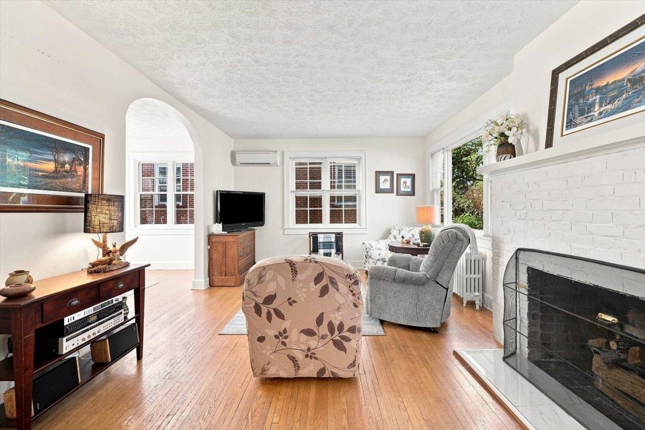 504 WALNUT AVE, WAYNESBORO, Virginia 22980, 3 Bedrooms Bedrooms, ,2 BathroomsBathrooms,Residential,504 WALNUT AVE,681861 MLS # 681861 504 WALNUT AVE, WAYNESBORO, Virginia 22980, 3 Bedrooms Bedrooms, ,2 BathroomsBathrooms,Residential,504 WALNUT AVE,681861 MLS # 681861