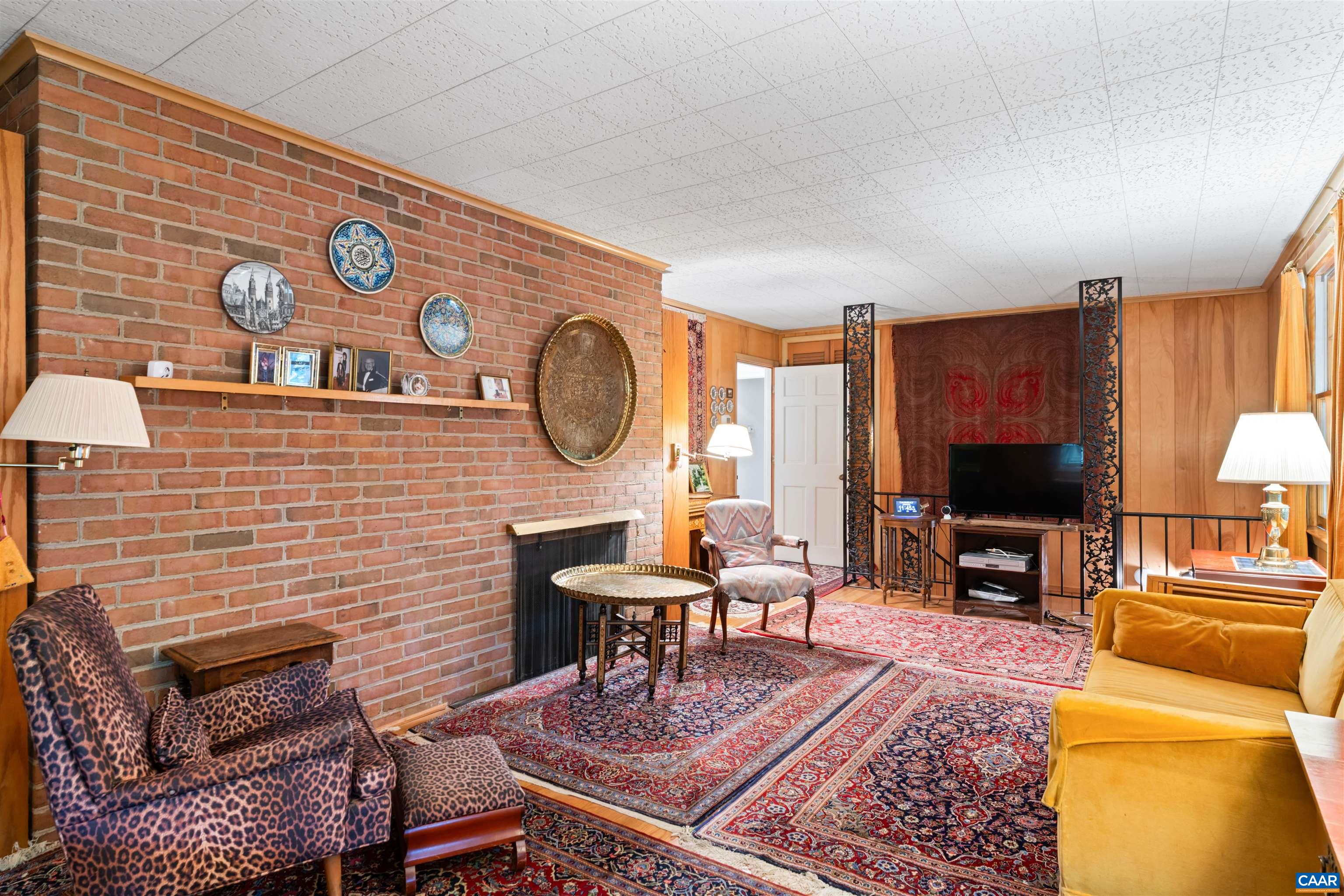 490 OAK CIR, CHARLOTTESVILLE, Virginia 22901, 4 Bedrooms Bedrooms, ,3 BathroomsBathrooms,Residential,490 OAK CIR,681811 MLS # 681811 490 OAK CIR, CHARLOTTESVILLE, Virginia 22901, 4 Bedrooms Bedrooms, ,3 BathroomsBathrooms,Residential,490 OAK CIR,681811 MLS # 681811