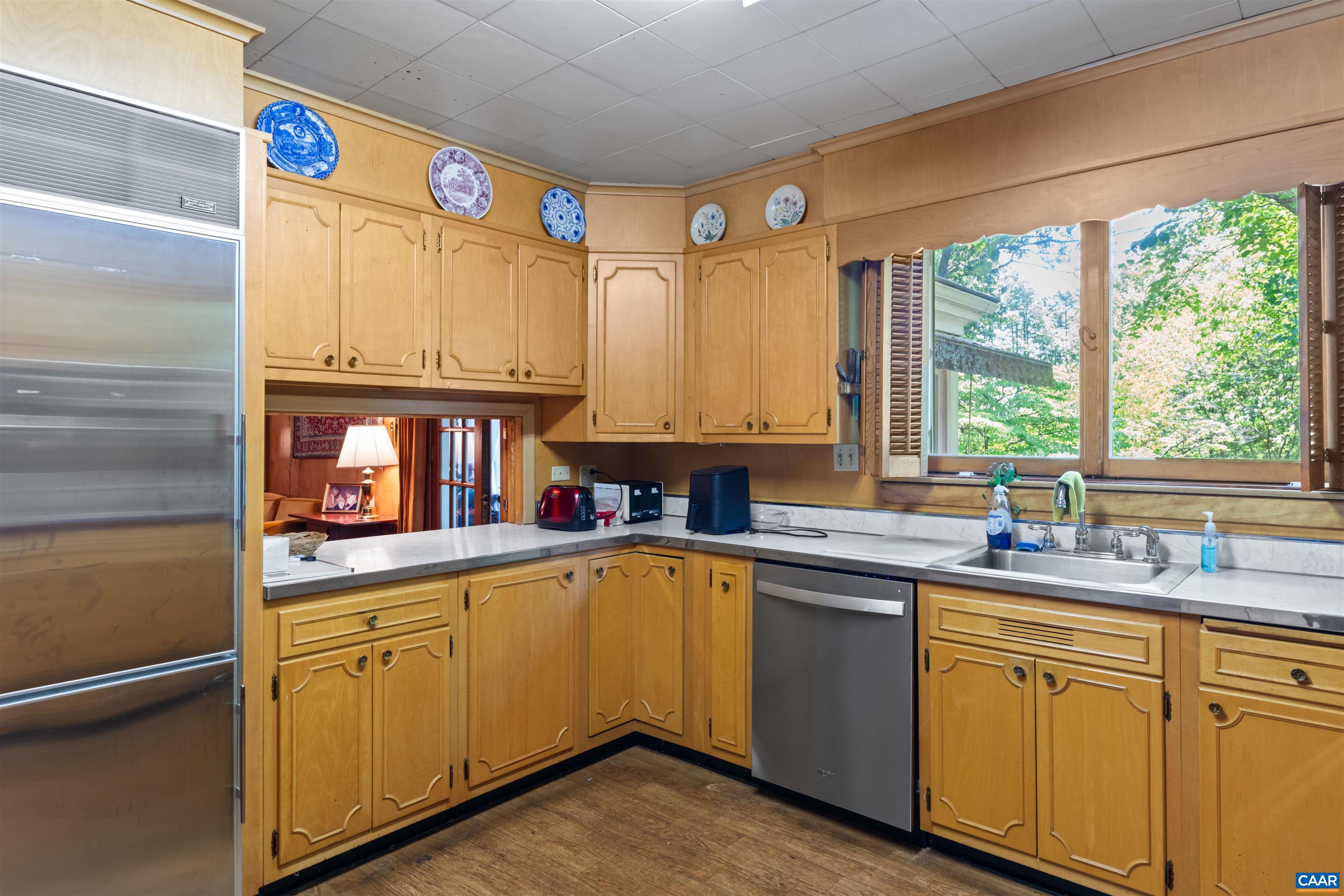 490 OAK CIR, CHARLOTTESVILLE, Virginia 22901, 4 Bedrooms Bedrooms, ,3 BathroomsBathrooms,Residential,490 OAK CIR,681811 MLS # 681811 490 OAK CIR, CHARLOTTESVILLE, Virginia 22901, 4 Bedrooms Bedrooms, ,3 BathroomsBathrooms,Residential,490 OAK CIR,681811 MLS # 681811