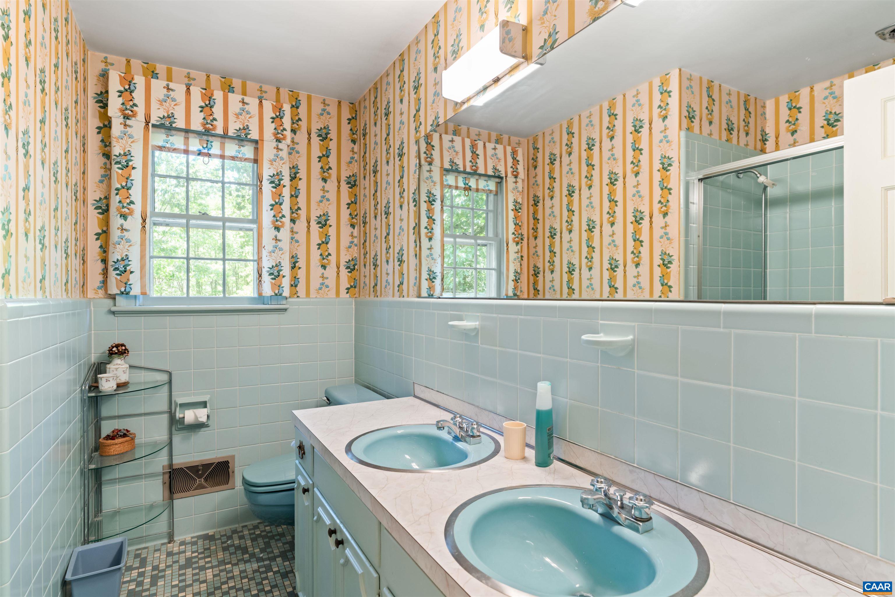 490 OAK CIR, CHARLOTTESVILLE, Virginia 22901, 4 Bedrooms Bedrooms, ,3 BathroomsBathrooms,Residential,490 OAK CIR,681811 MLS # 681811 490 OAK CIR, CHARLOTTESVILLE, Virginia 22901, 4 Bedrooms Bedrooms, ,3 BathroomsBathrooms,Residential,490 OAK CIR,681811 MLS # 681811