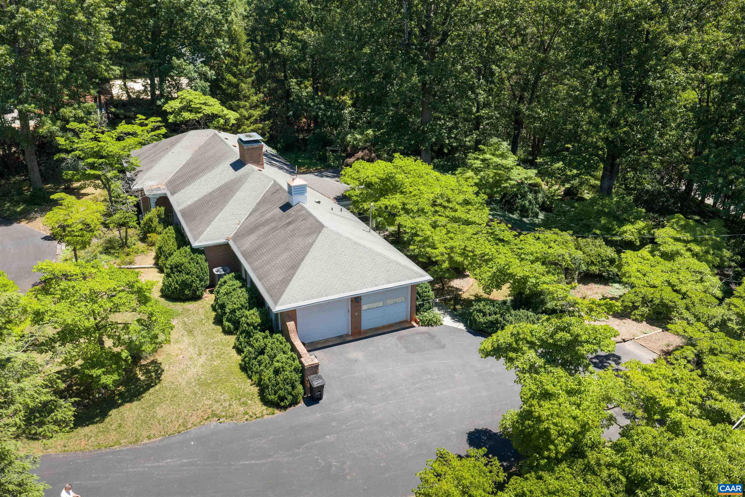 490 OAK CIR, CHARLOTTESVILLE, Virginia 22901, 4 Bedrooms Bedrooms, ,3 BathroomsBathrooms,Residential,490 OAK CIR,681811 MLS # 681811 490 OAK CIR, CHARLOTTESVILLE, Virginia 22901, 4 Bedrooms Bedrooms, ,3 BathroomsBathrooms,Residential,490 OAK CIR,681811 MLS # 681811