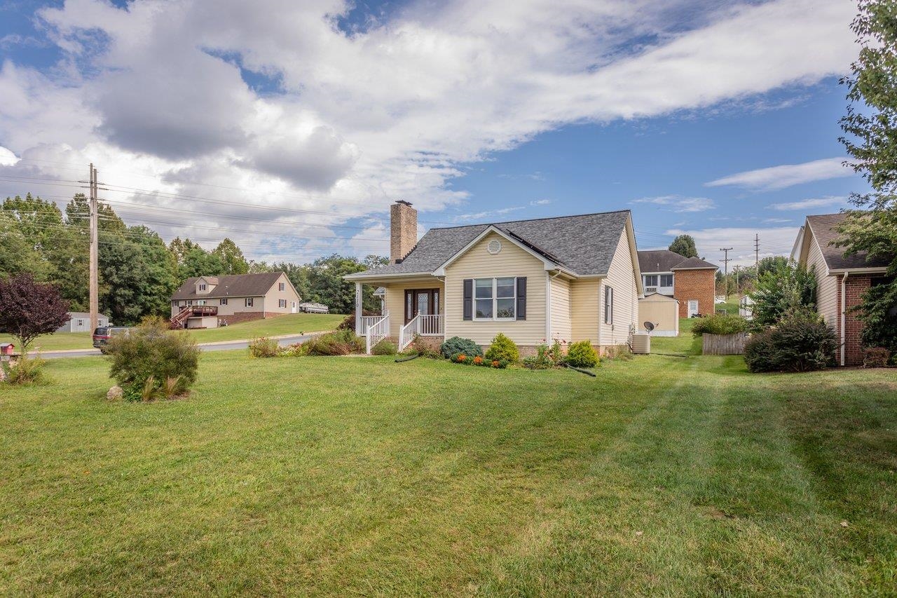 2110 RAMBLEWOOD RD, HARRISONBURG, Virginia 22801, 3 Bedrooms Bedrooms, ,3 BathroomsBathrooms,Residential,2110 RAMBLEWOOD RD,681863 MLS # 681863 2110 RAMBLEWOOD RD, HARRISONBURG, Virginia 22801, 3 Bedrooms Bedrooms, ,3 BathroomsBathrooms,Residential,2110 RAMBLEWOOD RD,681863 MLS # 681863