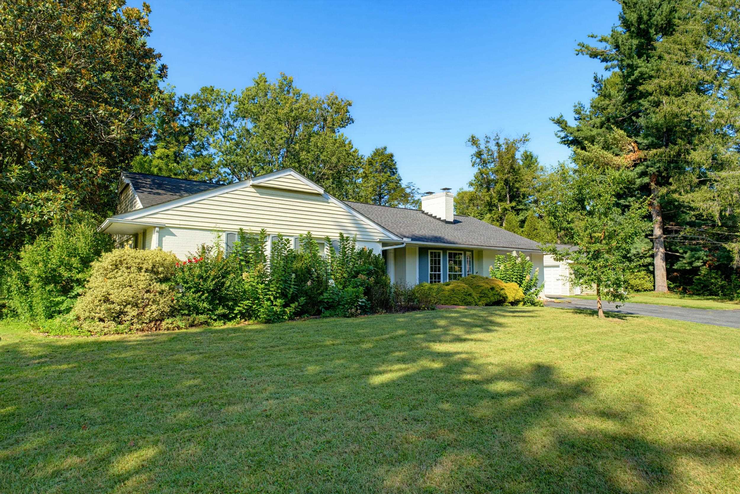 1217 MEADOWBROOK RD, WAYNESBORO, Virginia 22980, 3 Bedrooms Bedrooms, ,2 BathroomsBathrooms,Residential,Tax Map 63 - 10 - 6 - Parcels 2 & 2A,1217 MEADOWBROOK RD,681865 MLS # 681865