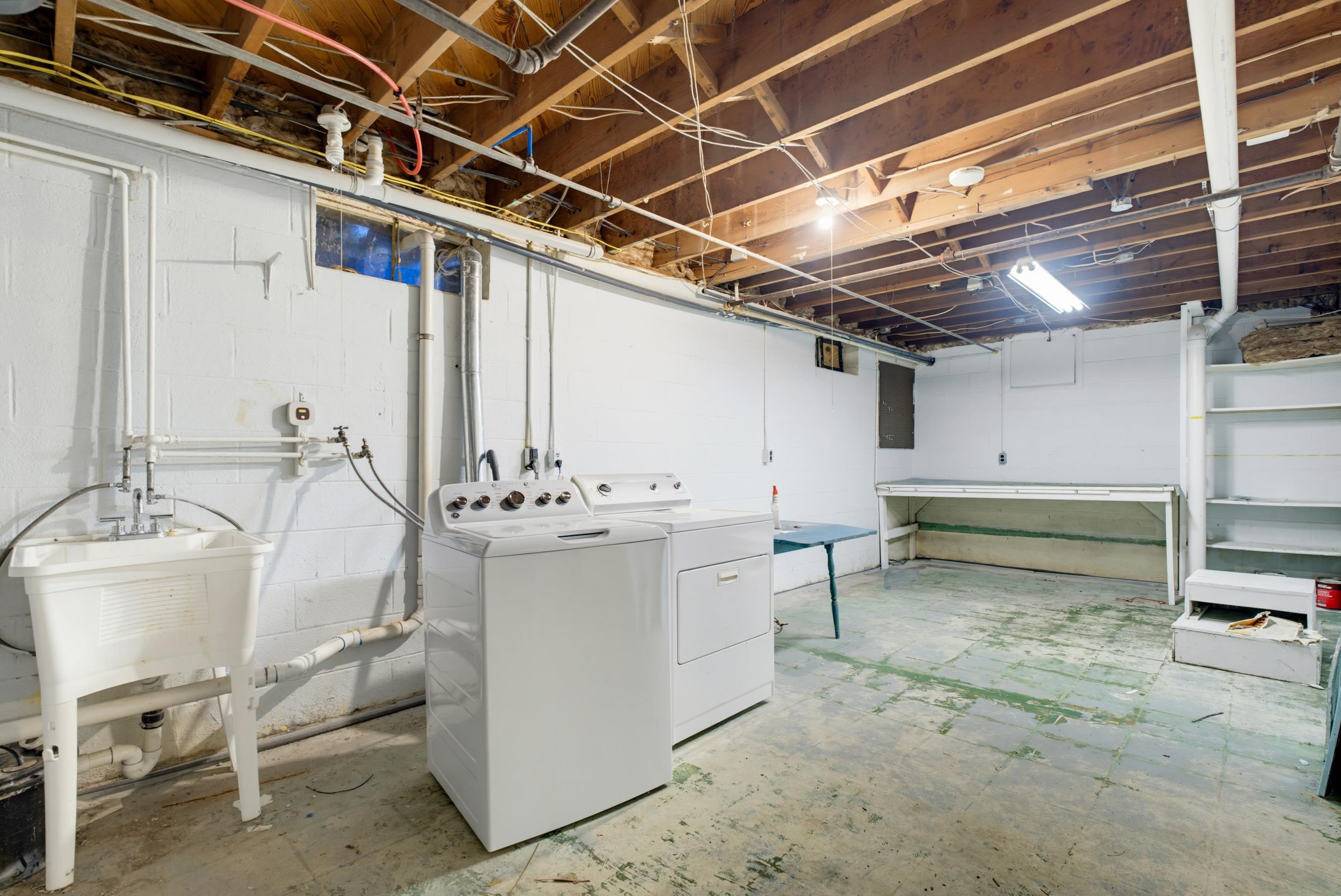 1217 MEADOWBROOK RD, WAYNESBORO, Virginia 22980, 3 Bedrooms Bedrooms, ,2 BathroomsBathrooms,Residential,Tax Map 63 - 10 - 6 - Parcels 2 & 2A,1217 MEADOWBROOK RD,681865 MLS # 681865