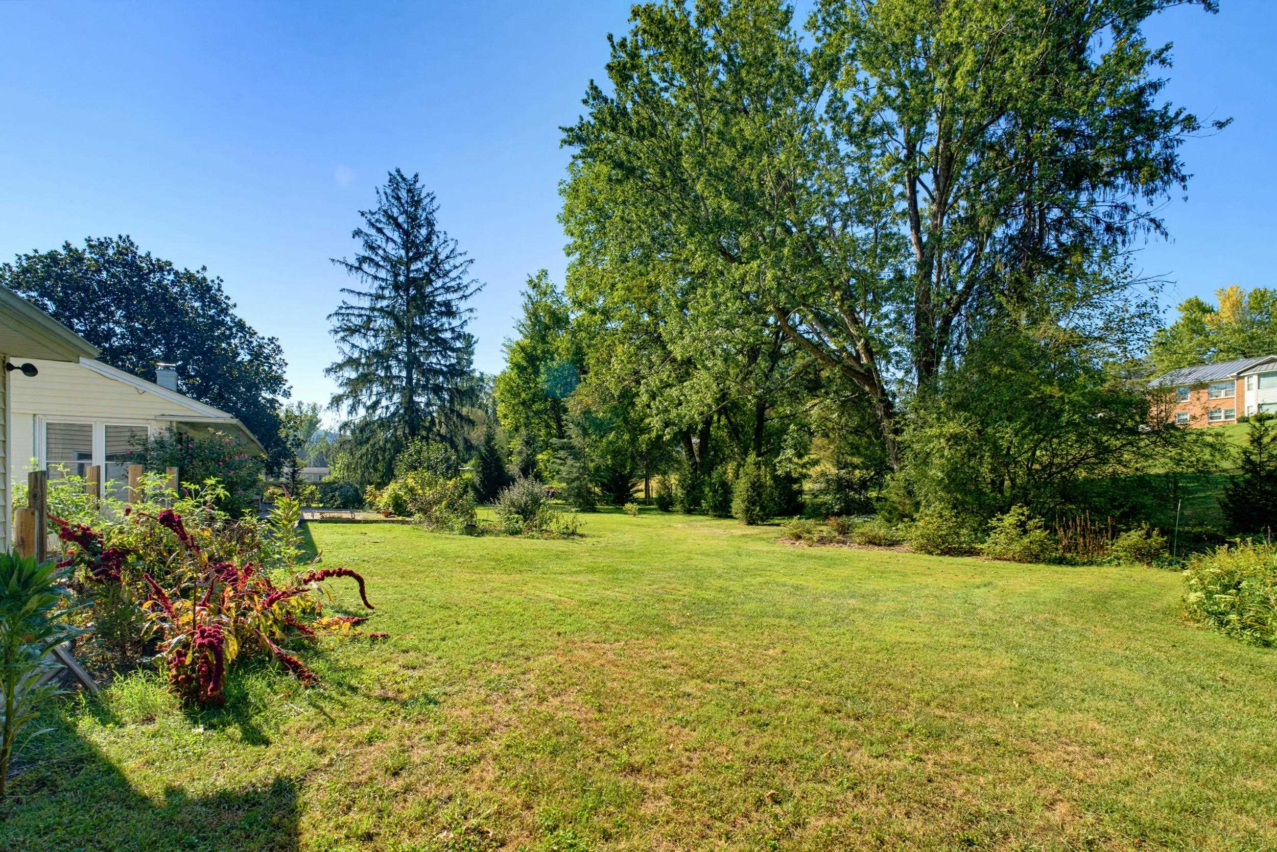 1217 MEADOWBROOK RD, WAYNESBORO, Virginia 22980, 3 Bedrooms Bedrooms, ,2 BathroomsBathrooms,Residential,Tax Map 63 - 10 - 6 - Parcels 2 & 2A,1217 MEADOWBROOK RD,681865 MLS # 681865