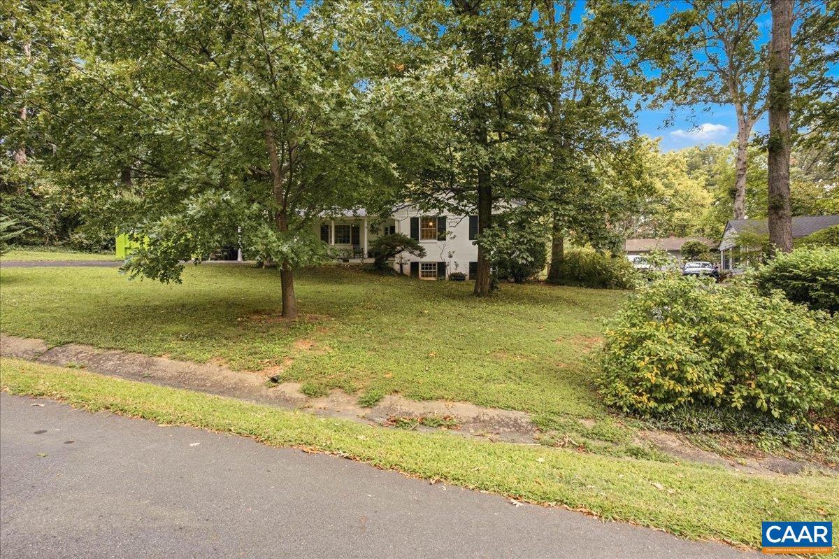 1610 INGLEWOOD DR, CHARLOTTESVILLE, Virginia 22901, 3 Bedrooms Bedrooms, ,2 BathroomsBathrooms,Residential,1610 Inglewood Dr,1610 INGLEWOOD DR,681229 MLS # 681229 1610 INGLEWOOD DR, CHARLOTTESVILLE, Virginia 22901, 3 Bedrooms Bedrooms, ,2 BathroomsBathrooms,Residential,1610 Inglewood Dr,1610 INGLEWOOD DR,681229 MLS # 681229