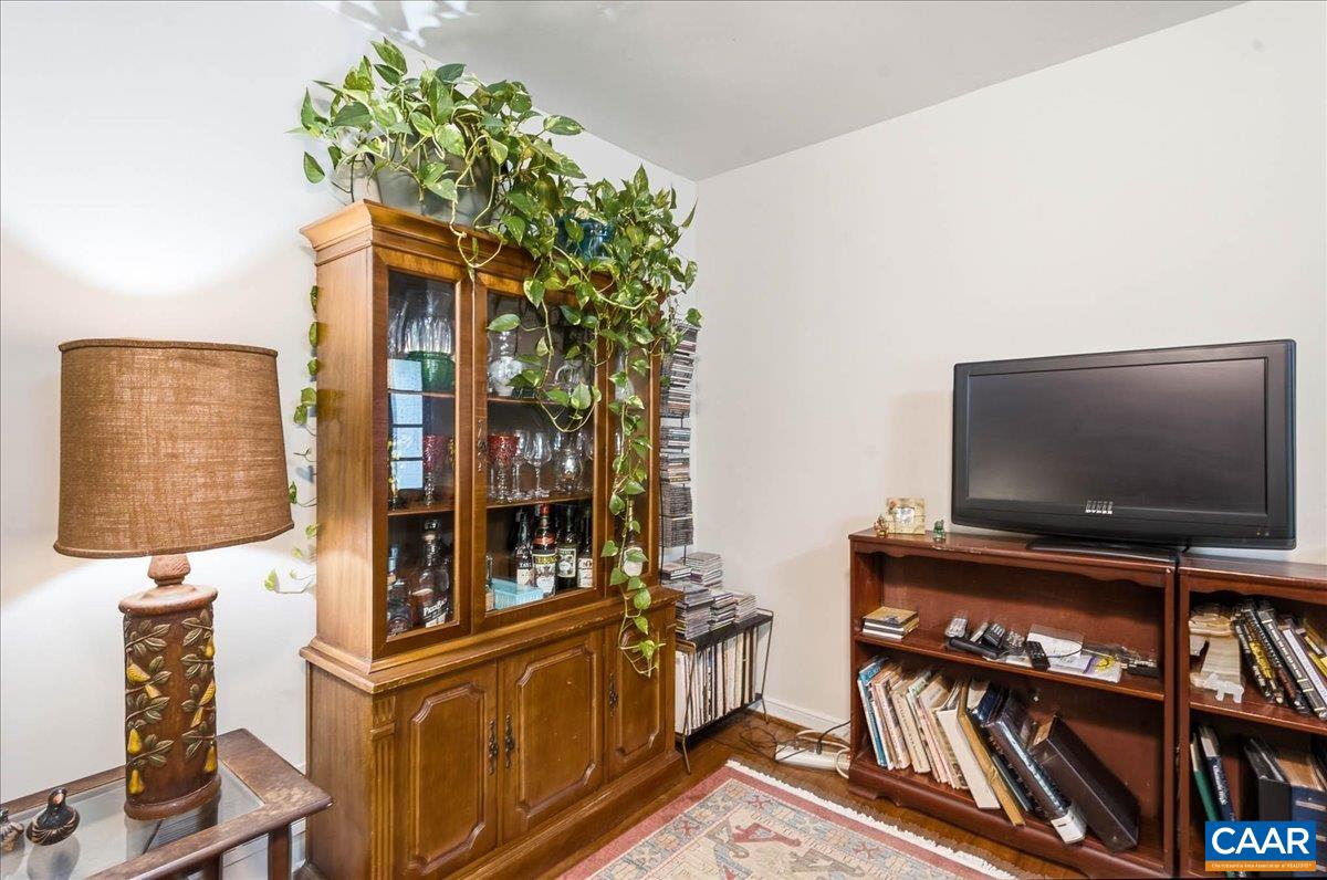 1610 INGLEWOOD DR, CHARLOTTESVILLE, Virginia 22901, 3 Bedrooms Bedrooms, ,2 BathroomsBathrooms,Residential,1610 Inglewood Dr,1610 INGLEWOOD DR,681229 MLS # 681229 1610 INGLEWOOD DR, CHARLOTTESVILLE, Virginia 22901, 3 Bedrooms Bedrooms, ,2 BathroomsBathrooms,Residential,1610 Inglewood Dr,1610 INGLEWOOD DR,681229 MLS # 681229