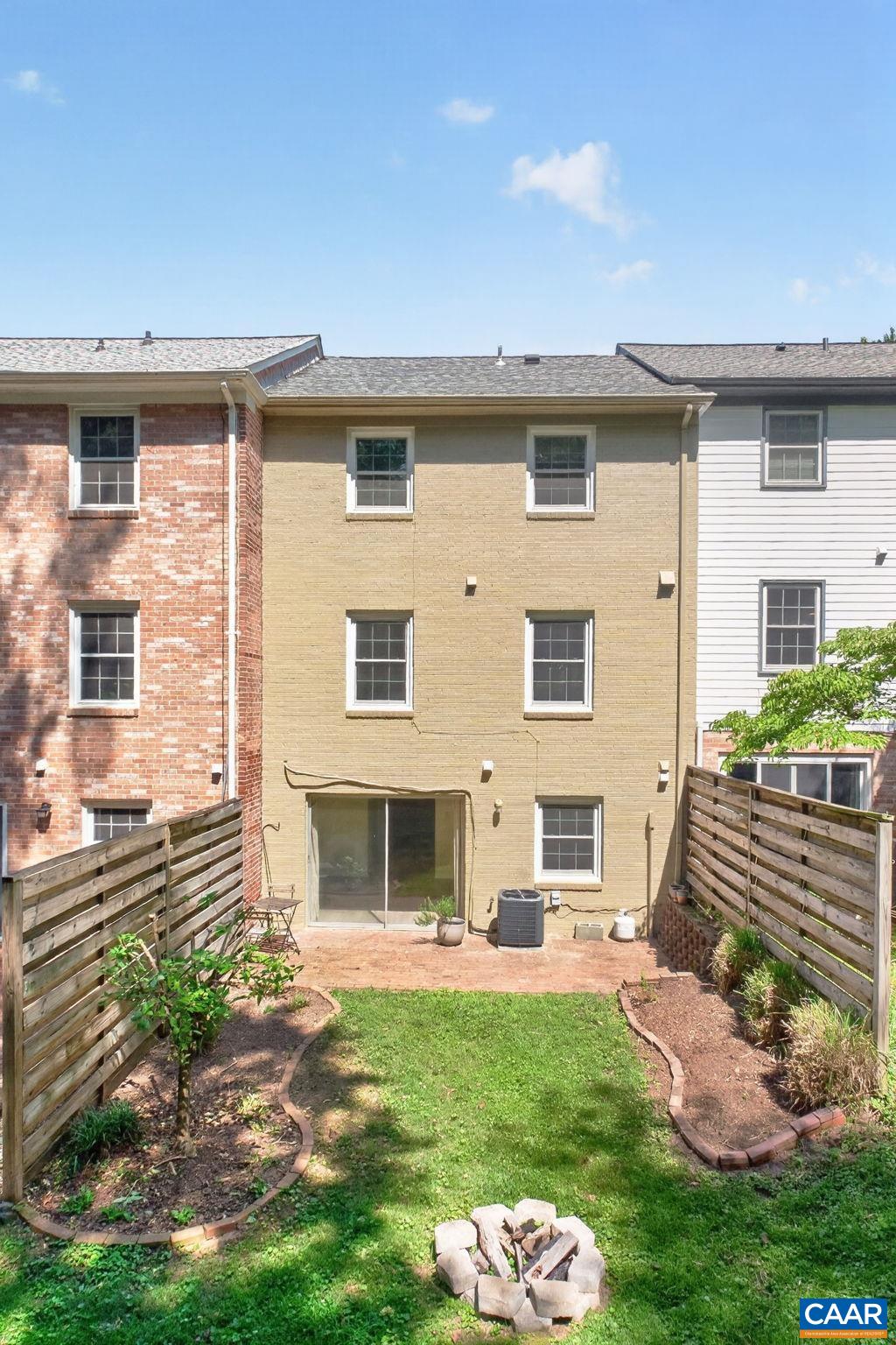107 GEORGETOWN GREEN, CHARLOTTESVILLE, Virginia 22901, 3 Bedrooms Bedrooms, ,2 BathroomsBathrooms,Residential,107 GEORGETOWN GREEN,681867 MLS # 681867 107 GEORGETOWN GREEN, CHARLOTTESVILLE, Virginia 22901, 3 Bedrooms Bedrooms, ,2 BathroomsBathrooms,Residential,107 GEORGETOWN GREEN,681867 MLS # 681867