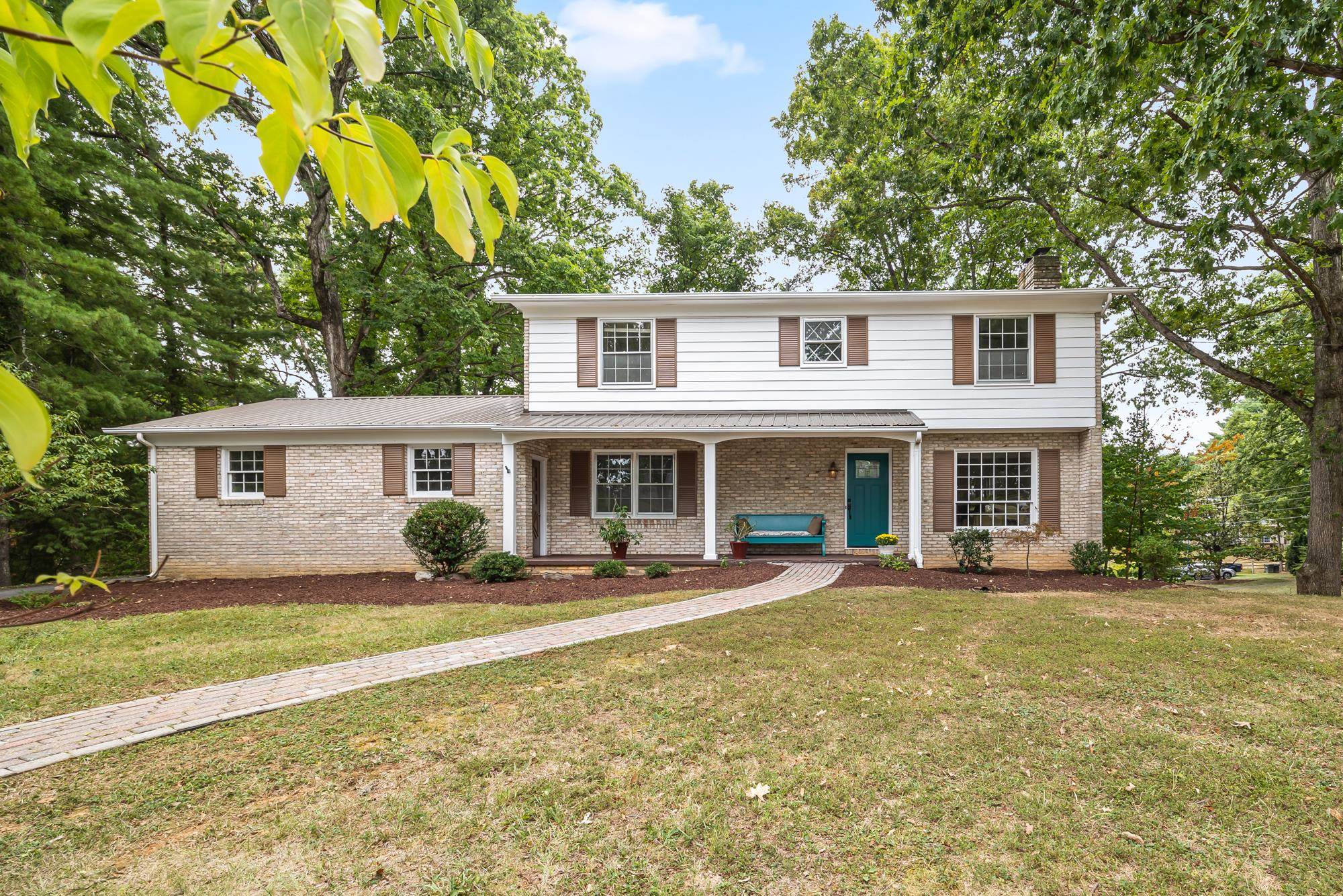 426 WINDEMERE DR, STAUNTON, Virginia 24401, 4 Bedrooms Bedrooms, ,2 BathroomsBathrooms,Residential,426 WINDEMERE DR,681879 MLS # 681879
