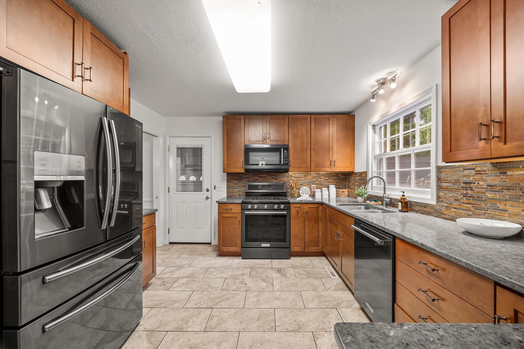 426 WINDEMERE DR, STAUNTON, Virginia 24401, 4 Bedrooms Bedrooms, ,2 BathroomsBathrooms,Residential,426 WINDEMERE DR,681879 MLS # 681879
