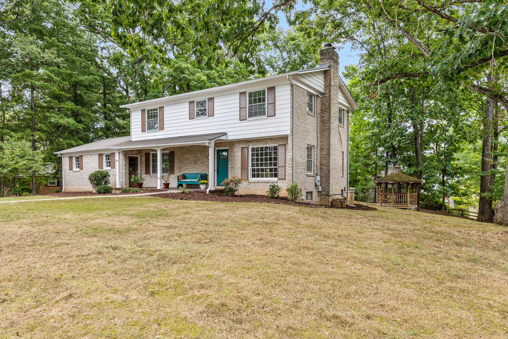 426 WINDEMERE DR, STAUNTON, Virginia 24401, 4 Bedrooms Bedrooms, ,2 BathroomsBathrooms,Residential,426 WINDEMERE DR,681879 MLS # 681879