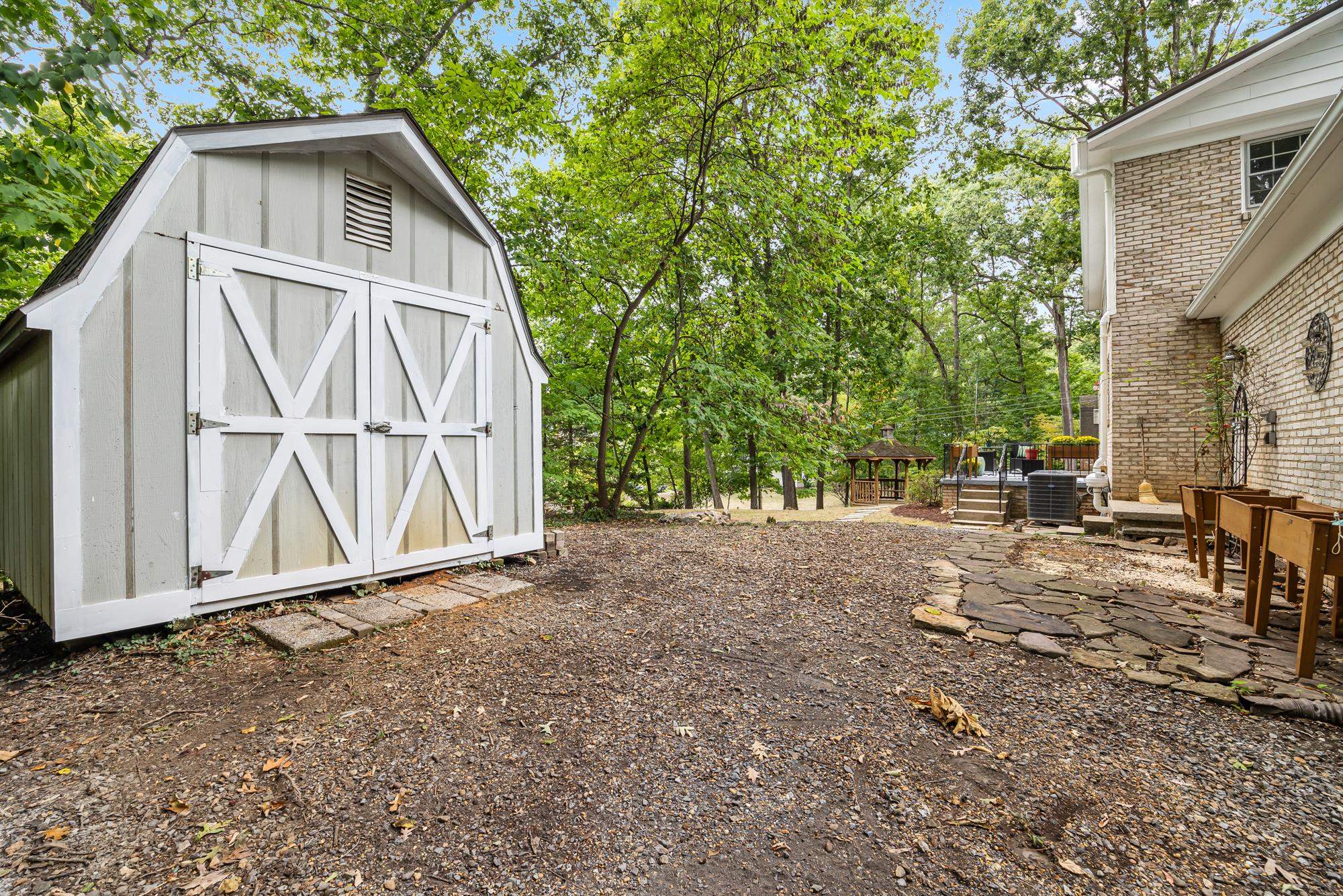 426 WINDEMERE DR, STAUNTON, Virginia 24401, 4 Bedrooms Bedrooms, ,2 BathroomsBathrooms,Residential,426 WINDEMERE DR,681879 MLS # 681879