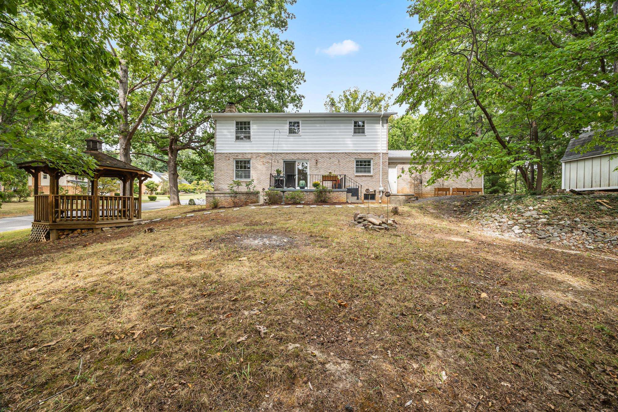 426 WINDEMERE DR, STAUNTON, Virginia 24401, 4 Bedrooms Bedrooms, ,2 BathroomsBathrooms,Residential,426 WINDEMERE DR,681879 MLS # 681879